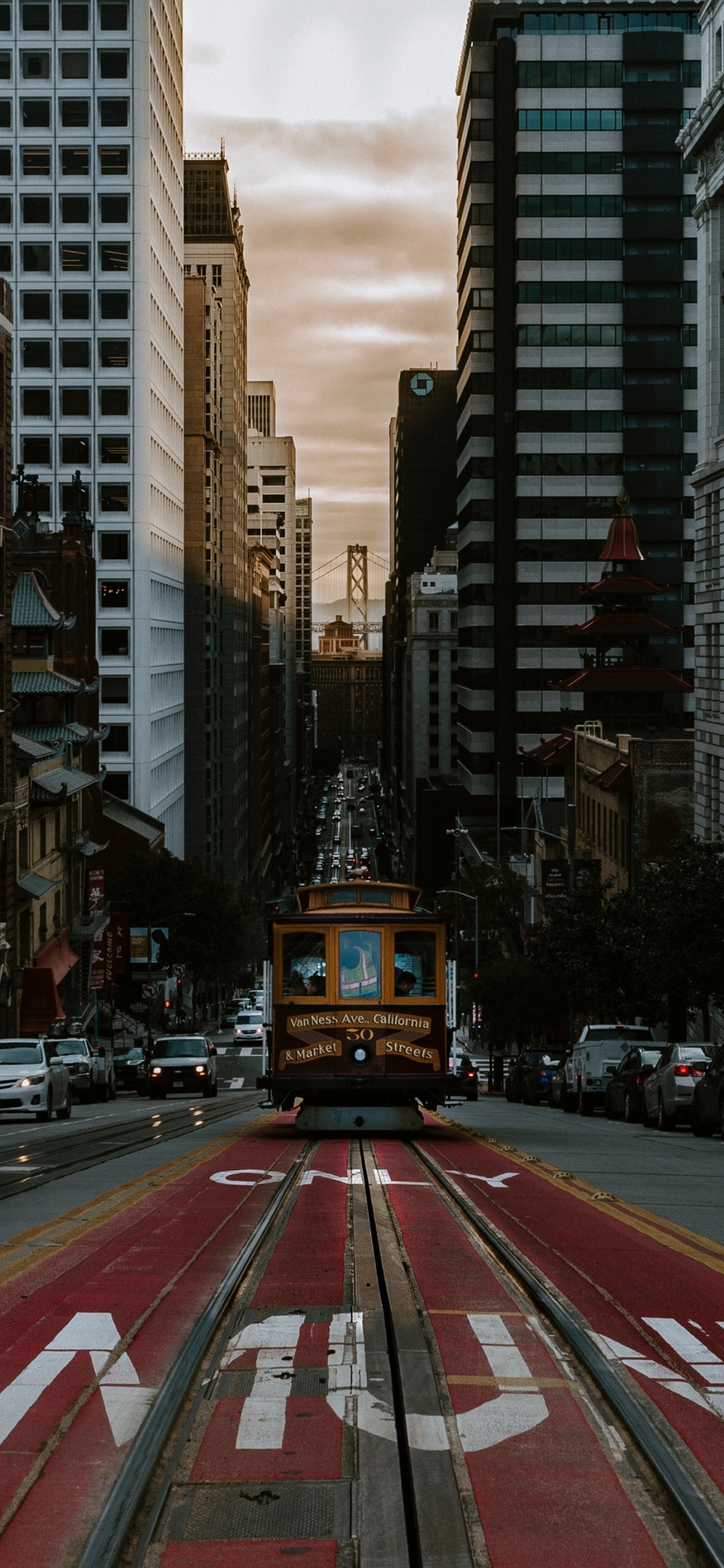 Обои городской район, город, метрополия, деловой район, населенный пункт в разрешении 1125x2436