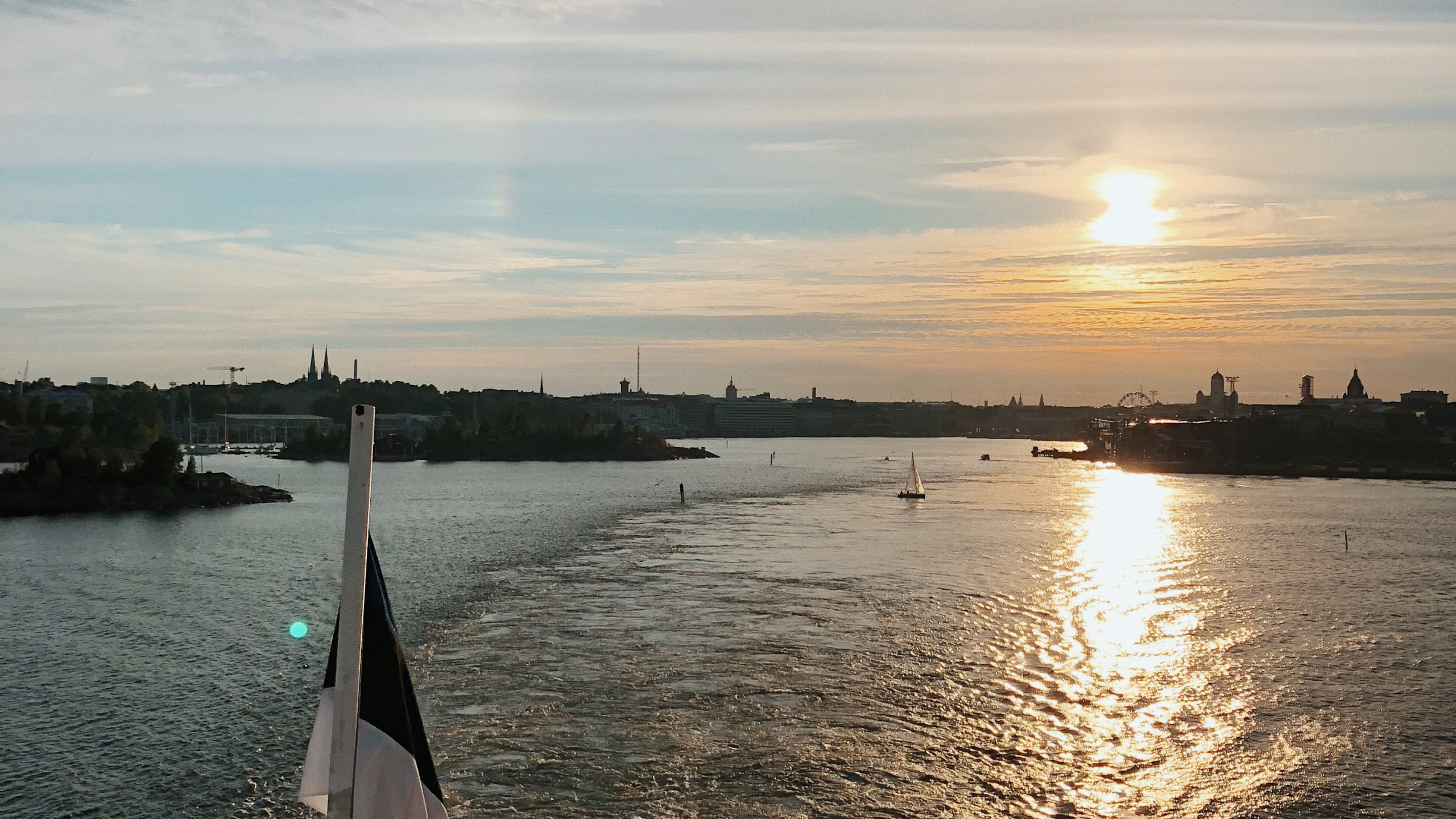 Обои гидроресурсы, вода, облако, жидкий, водный путь в разрешении 2560x1440