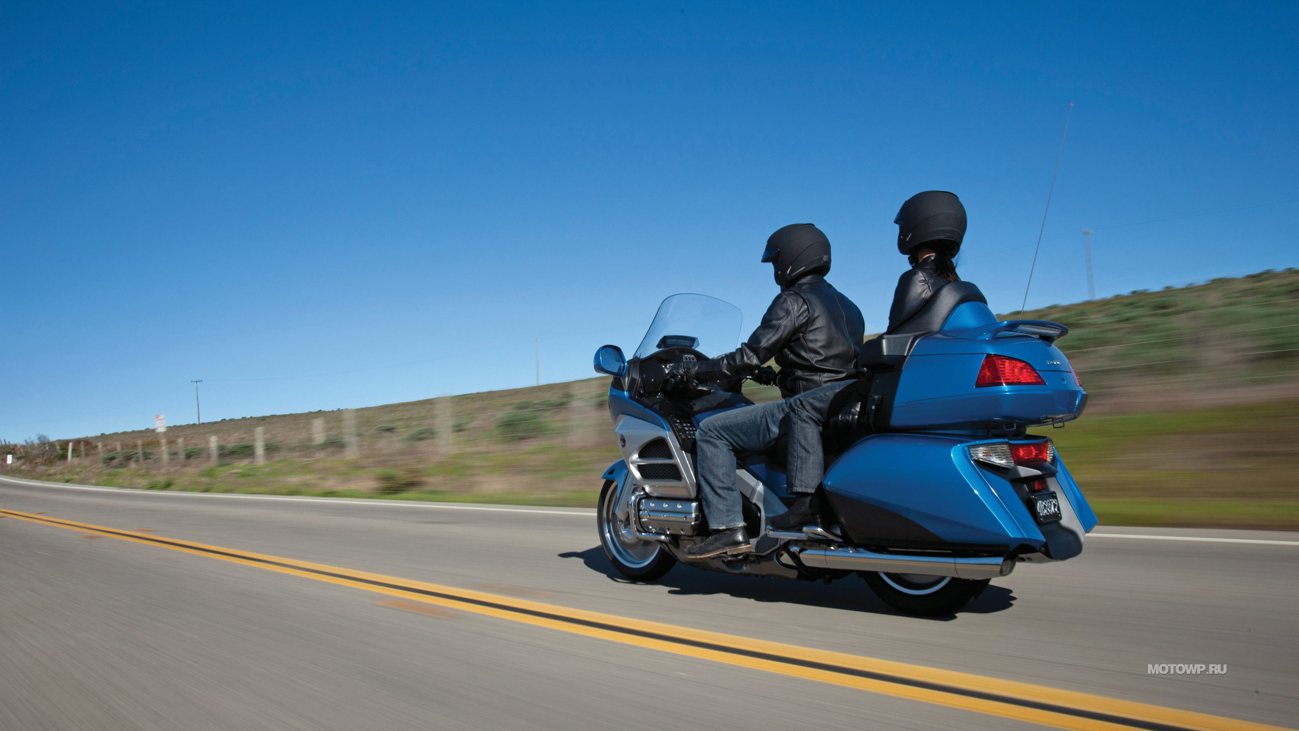 Обои мотоциклетный шлем, Honda Motor Company, авто, мотоцикл, Honda Золото Крыло в разрешении 2560x1440