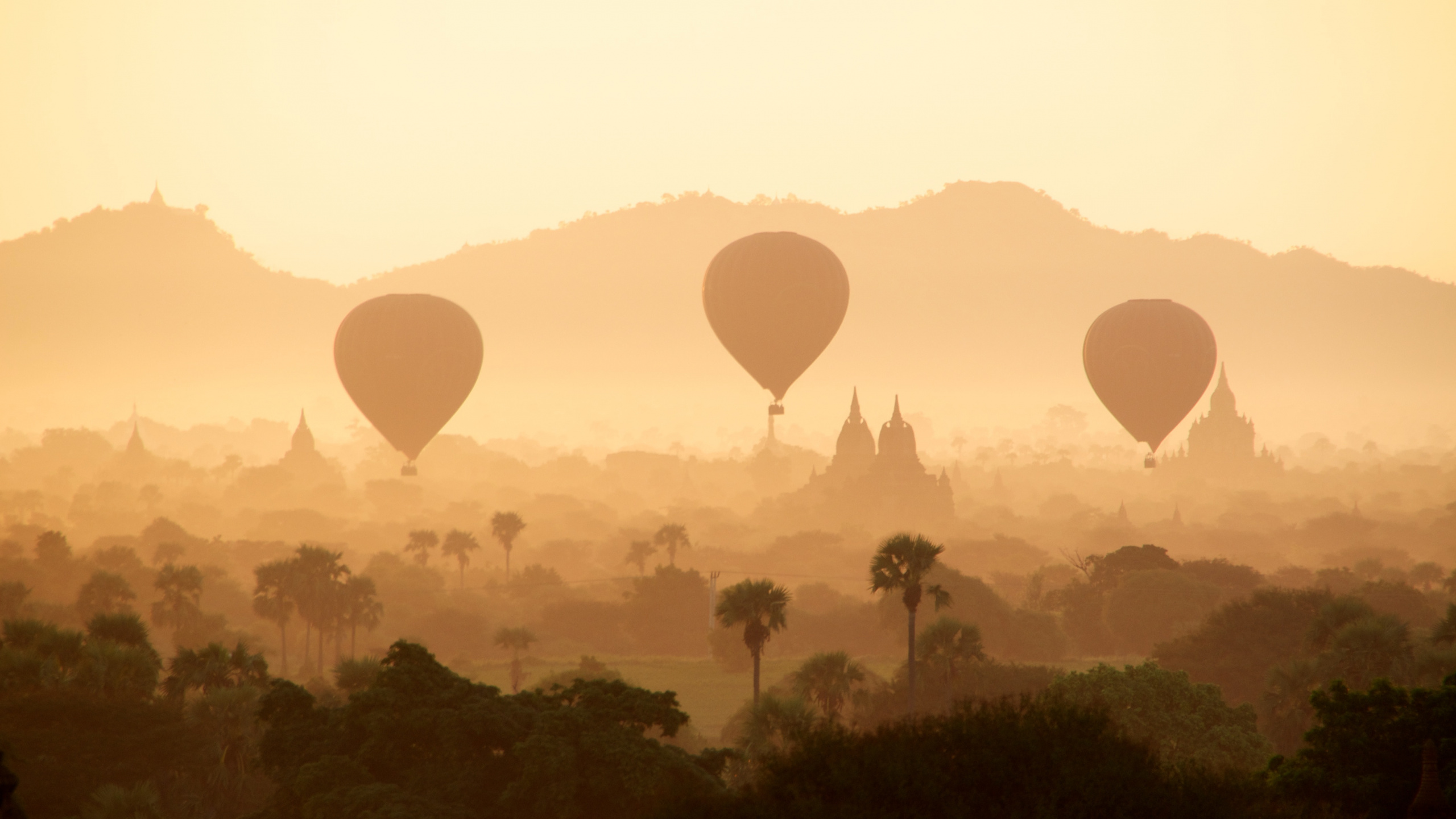 Обои воздушный шарик, воздушный шар, полеты на воздушном шаре, утро, атмосфера в разрешении 2560x1440