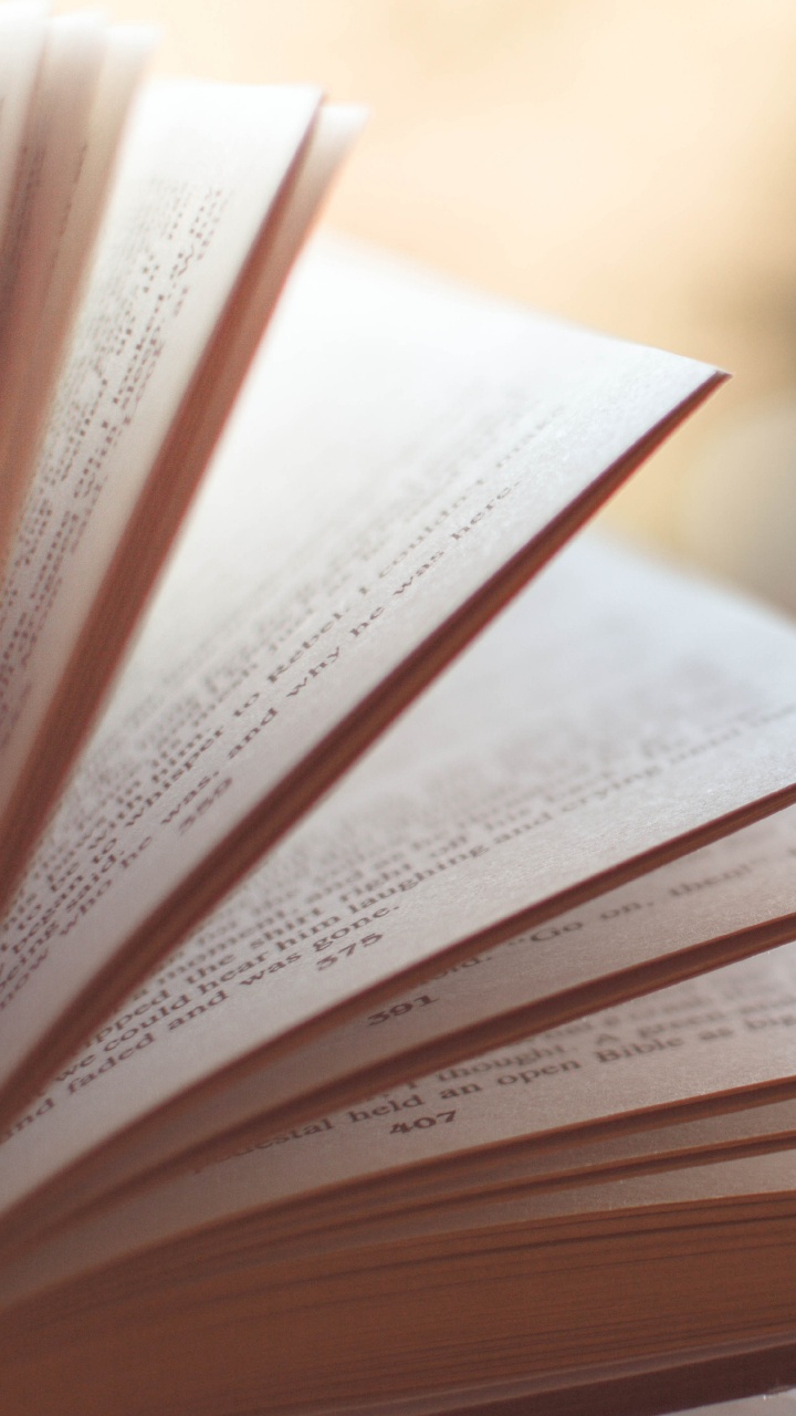 Обои Автор, книга, издание, электронная книга, чтение в разрешении 720x1280