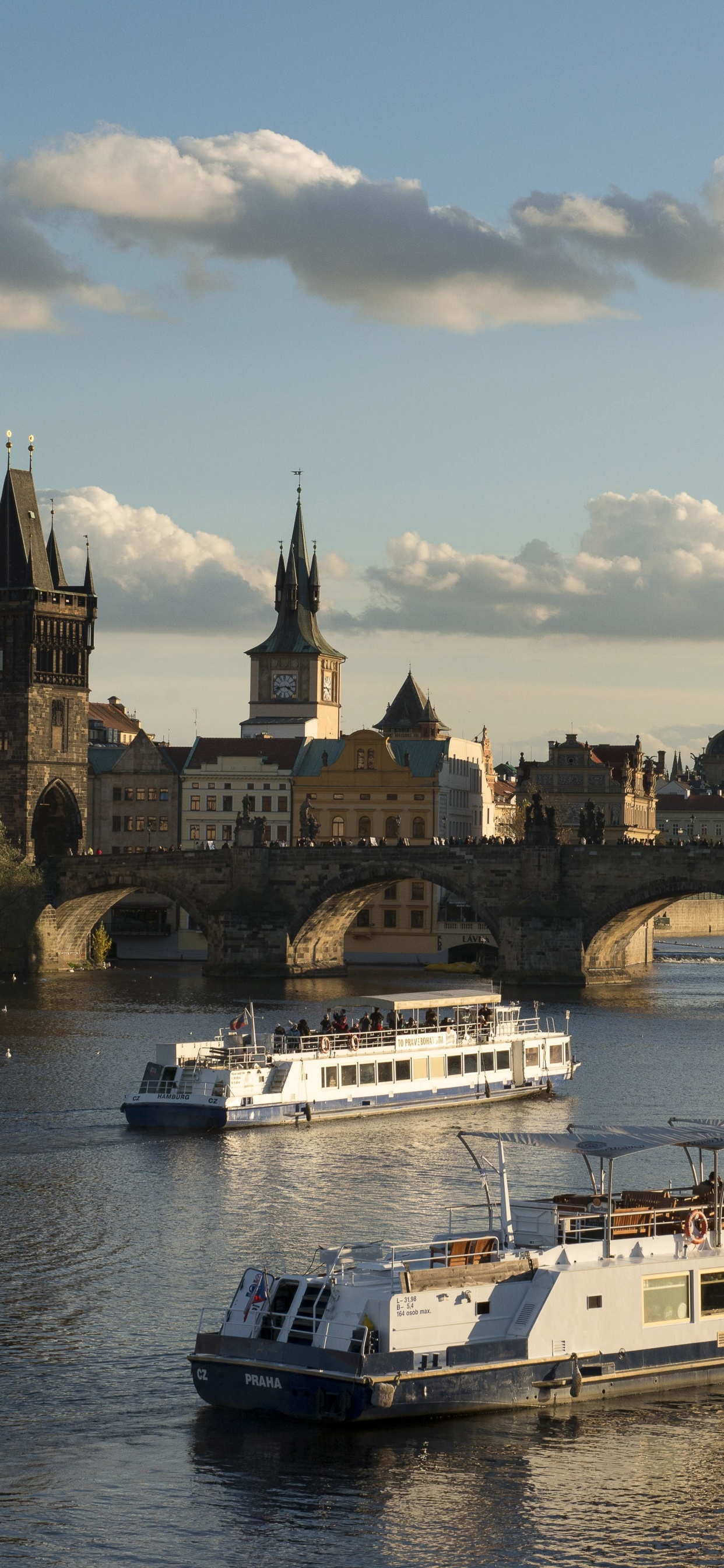 Обои Карлов мост, реки, водный путь, город, мост в разрешении 1242x2688