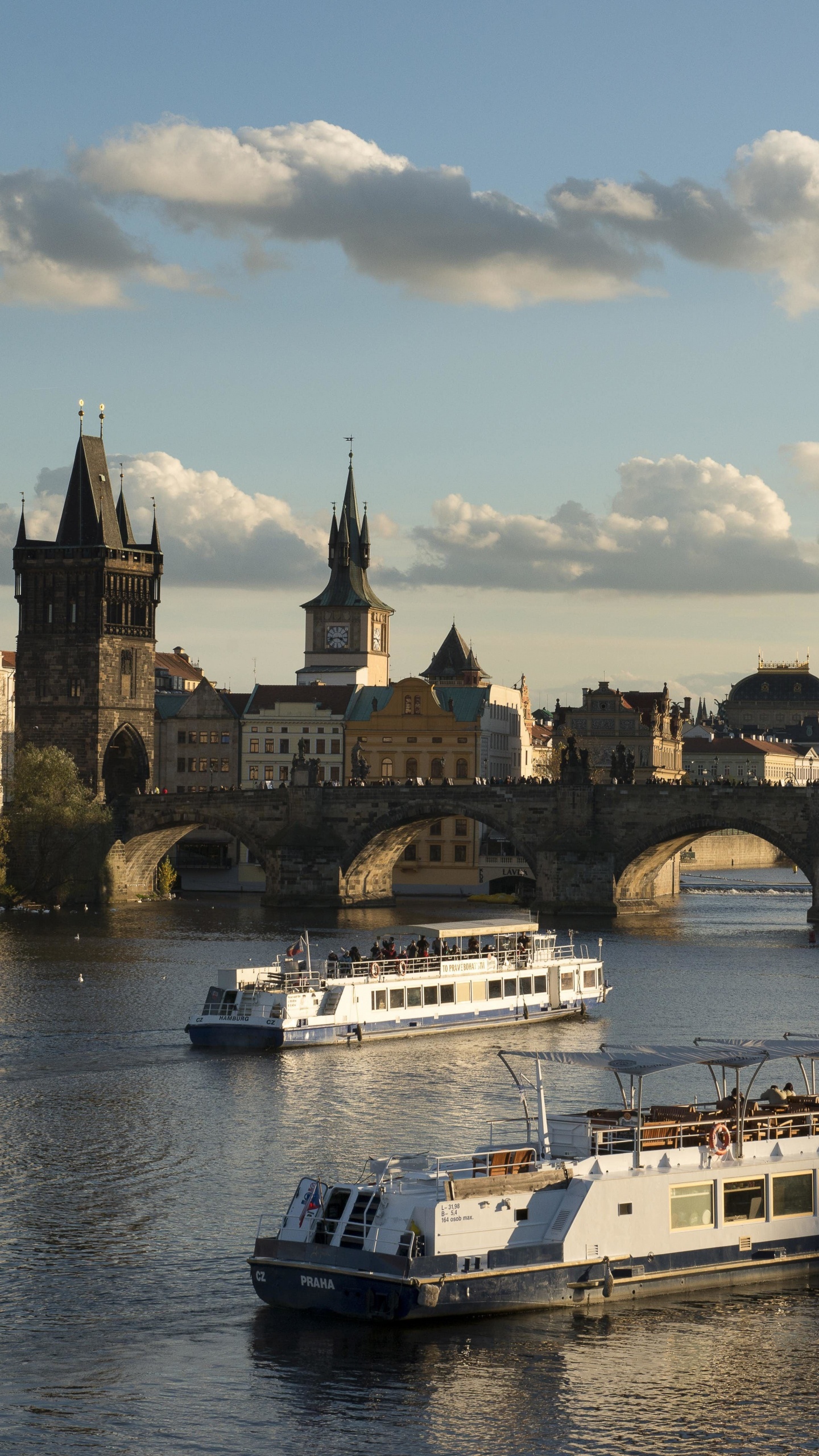 Обои Карлов мост, реки, водный путь, город, мост в разрешении 1440x2560