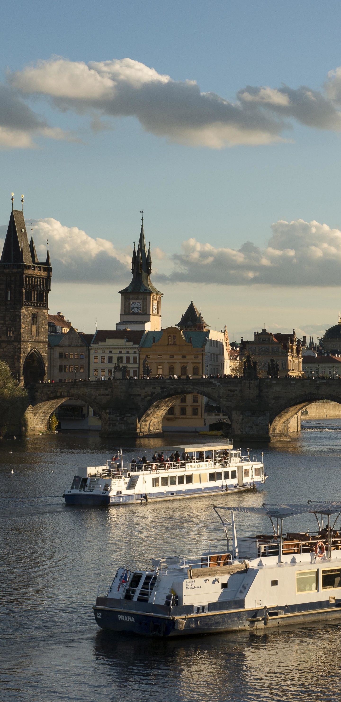 Обои Карлов мост, реки, водный путь, город, мост в разрешении 1440x2960