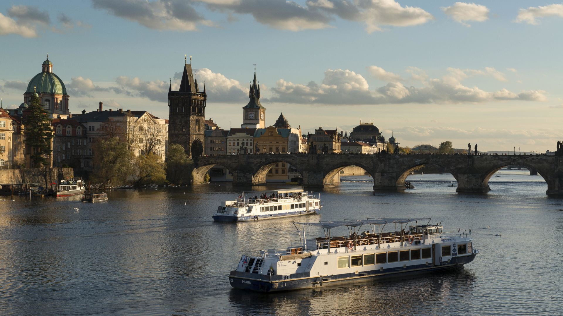 Обои Карлов мост, реки, водный путь, город, мост в разрешении 1920x1080