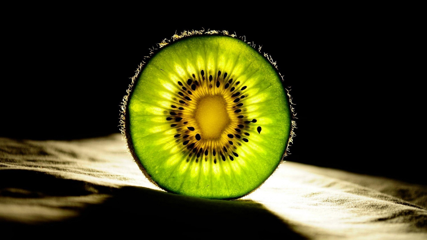Обои фрукты, зеленый, Харди киви, растение, КИВИ в разрешении 1366x768