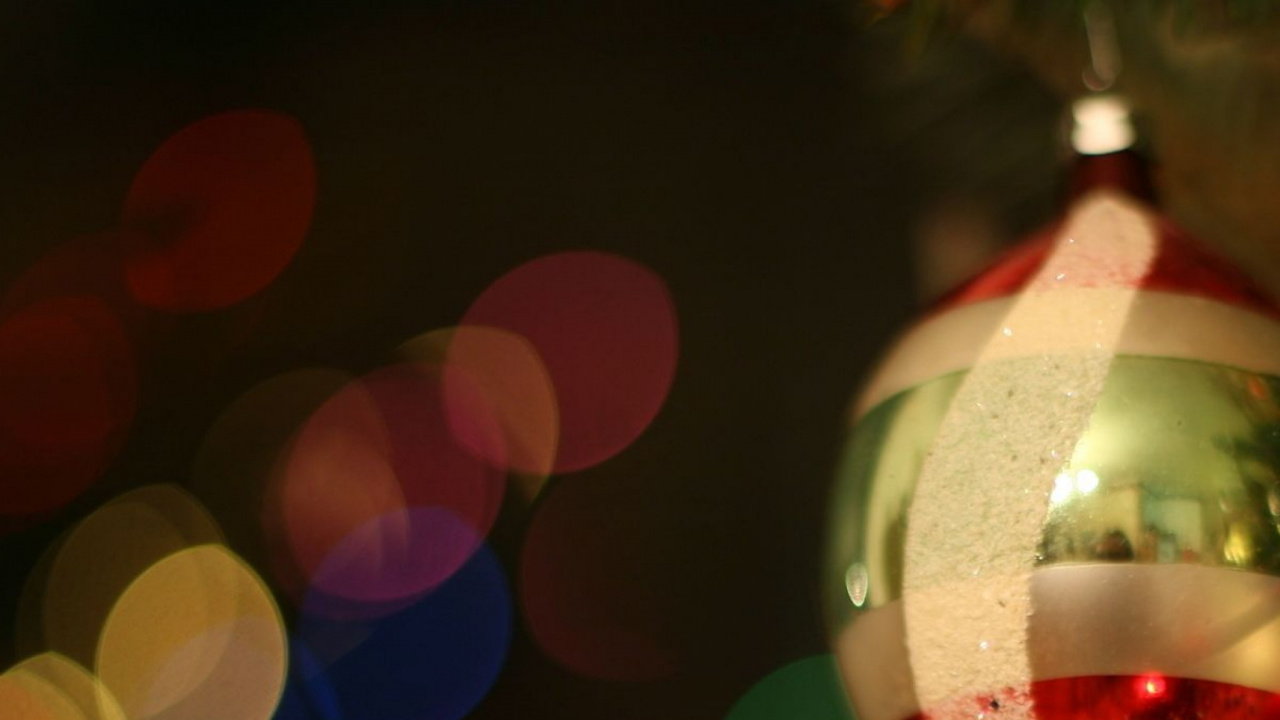 Обои Рождественский день, Рождество, свет, рюмки, крупный план в разрешении 1280x720