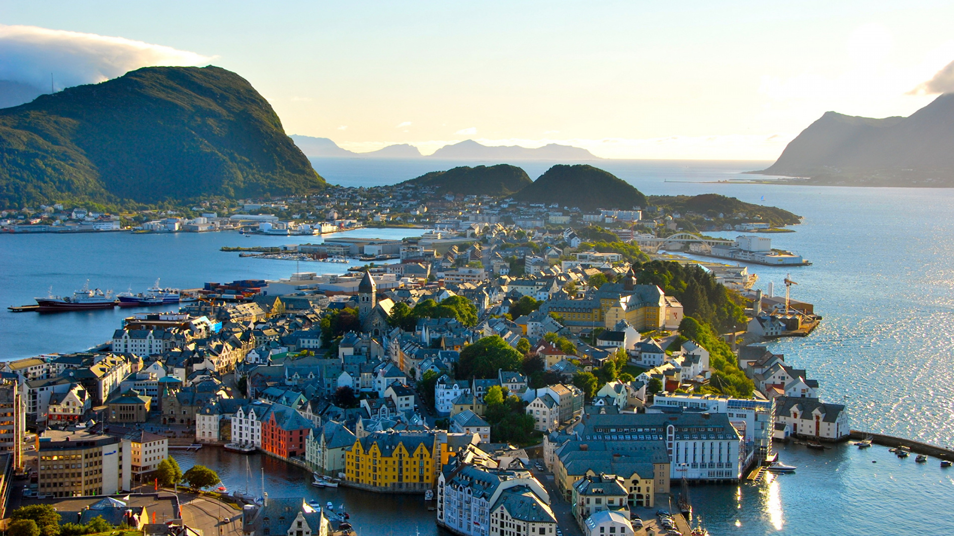 Обои lesundбыл, фьорд, побережье, туризм, море в разрешении 1920x1080