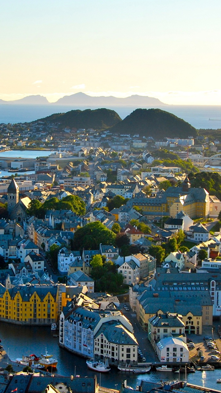 Обои lesundбыл, фьорд, побережье, туризм, море в разрешении 720x1280