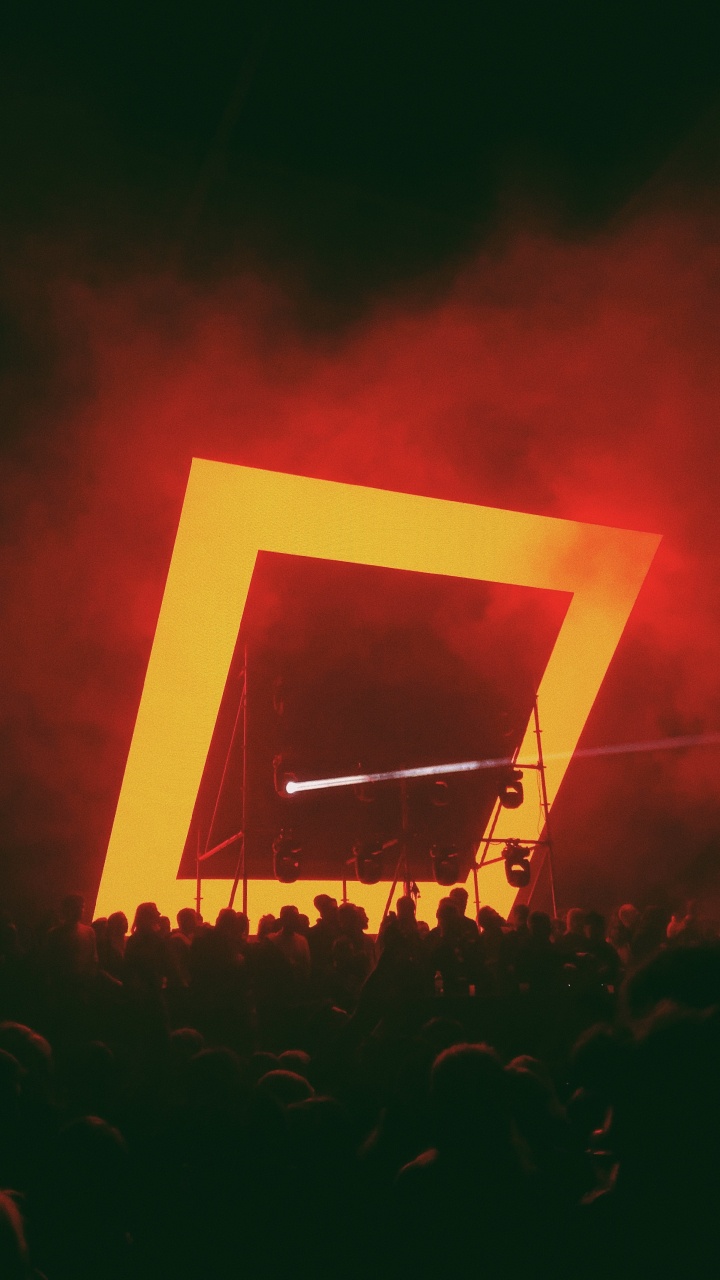 Обои красный цвет, свет, желтый, Апельсин, комната в разрешении 720x1280