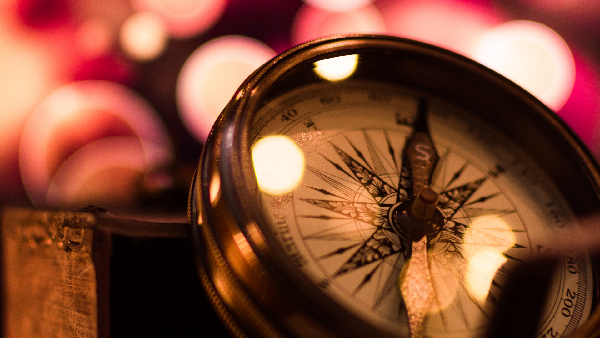 Обои компас, ресница, орган, круг, ресничка в разрешении 1920x1080