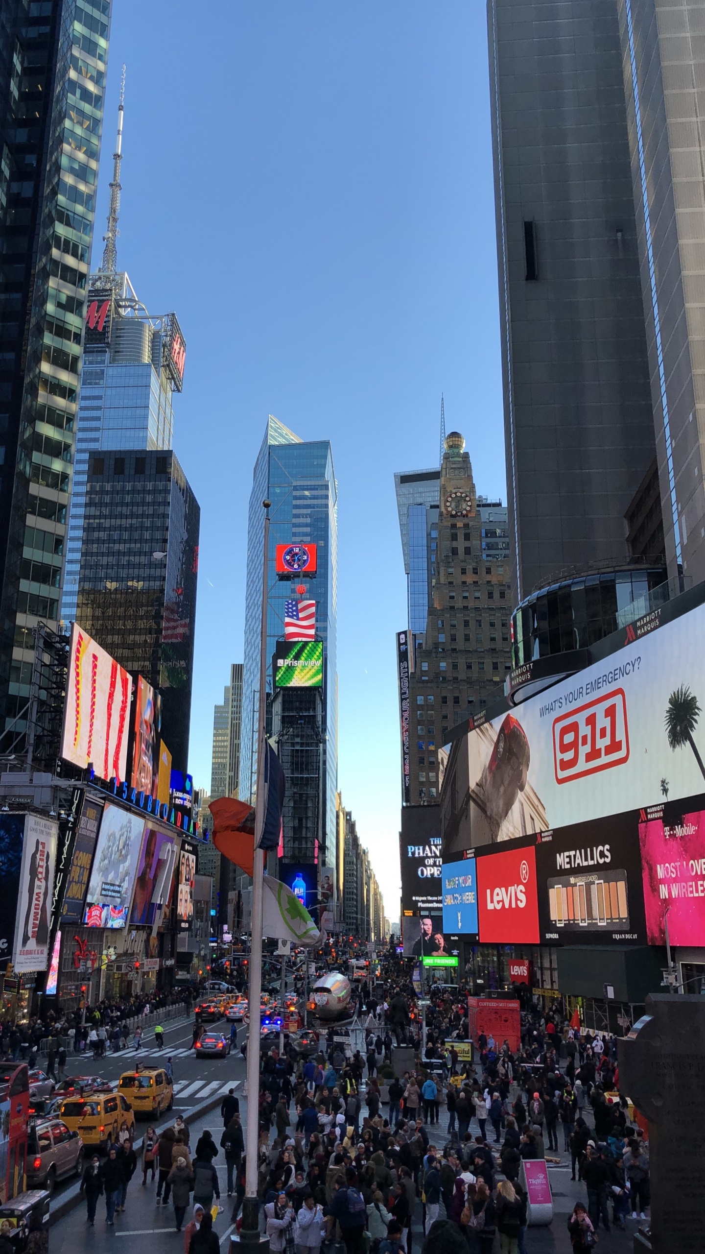 Обои таймсквер, Король, башня, метрополия, городской район в разрешении 1440x2560