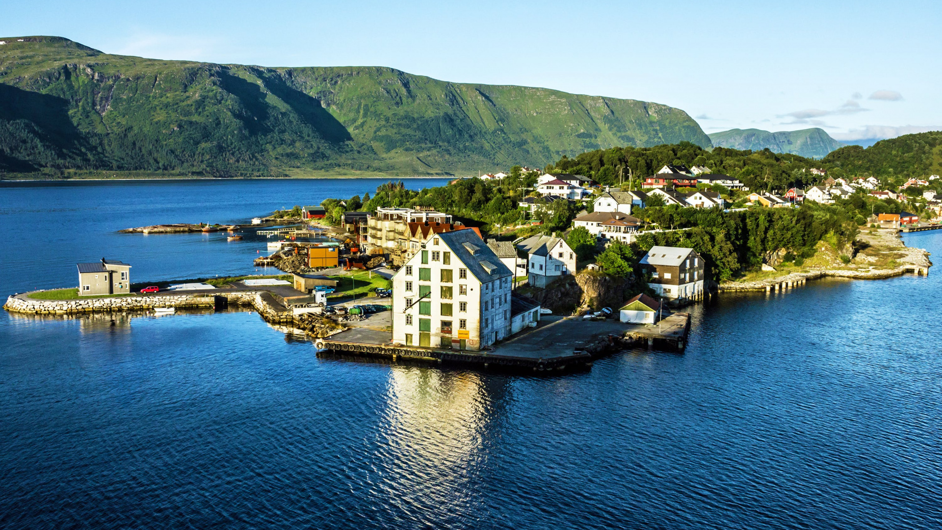 Обои фьорд, круизное судно, путешествие, водный путь, залив в разрешении 1920x1080