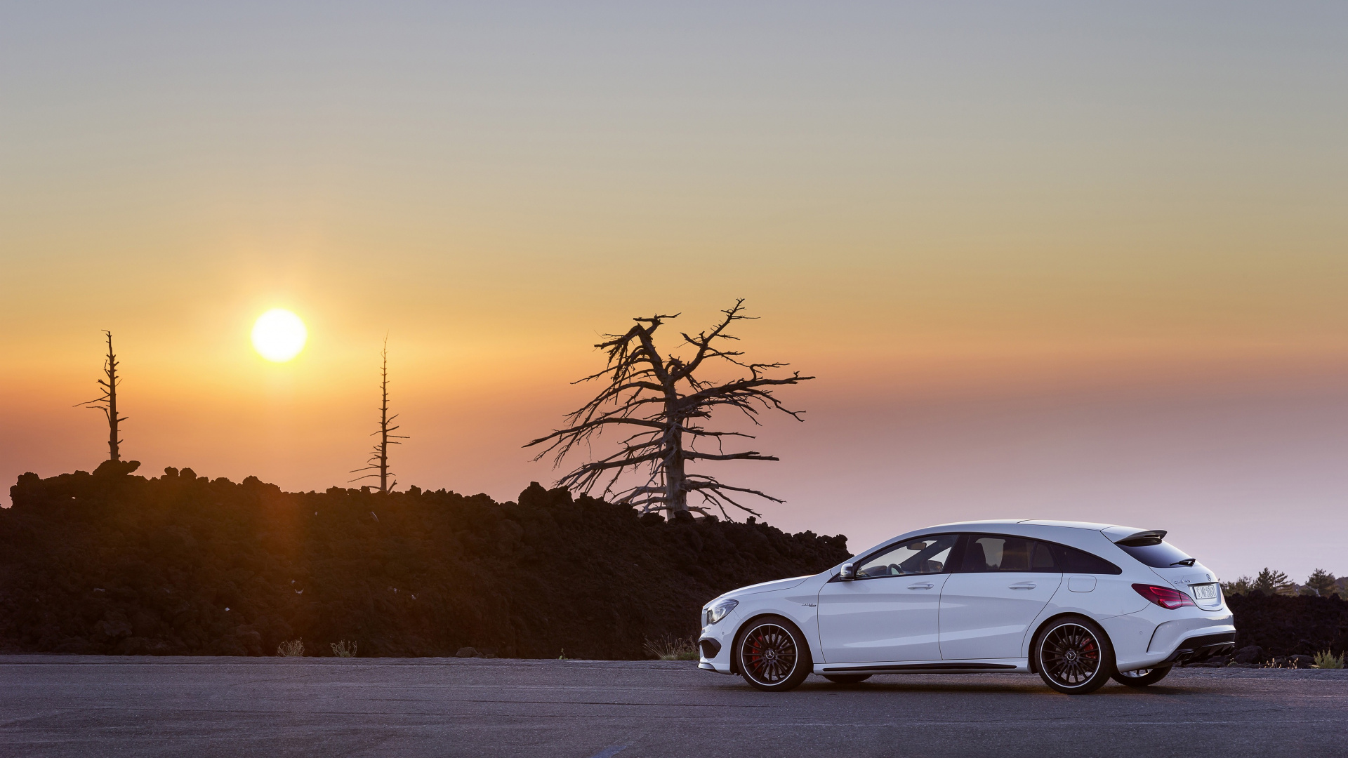 Обои авто, компактный автомобиль, КЛК 45, семейный автомобиль, закат в разрешении 1920x1080