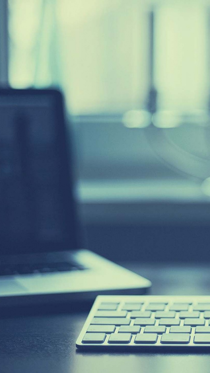 Обои синий, технологии, электронное устройство, macbook, синий цвет в разрешении 720x1280