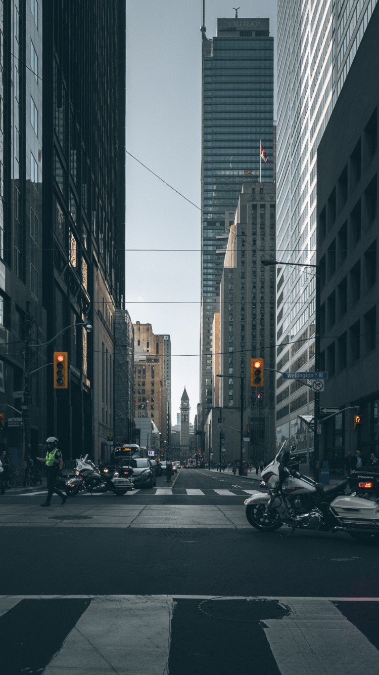 Обои городские здания высотная улица, здание, высотное здание, небоскреб, улица в разрешении 750x1334