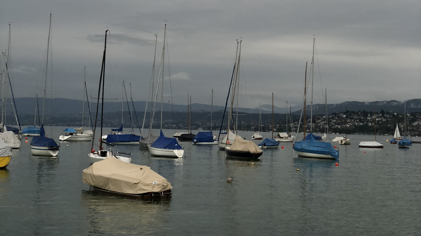 Обои судно, жидкий, облако, вода, лодка в разрешении 1366x768