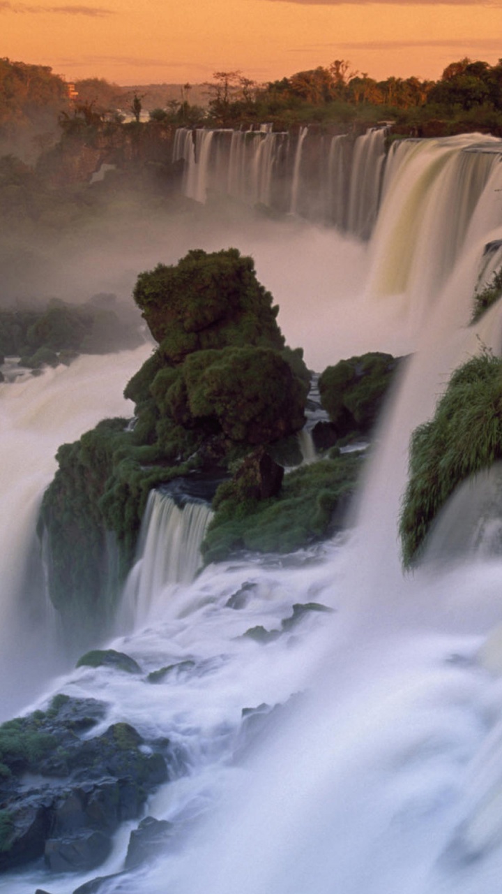 Обои Водопады Игуасу, Границы ArgentinaBrazil, водопад, Река Игуасу, водоем в разрешении 720x1280