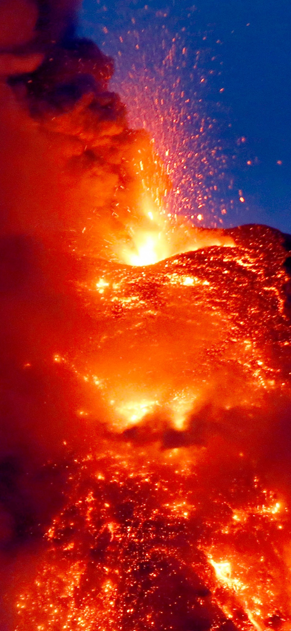 Обои вулкан, Легаспи, вулканического рельефа, типы вулканических извержений, лава в разрешении 1125x2436