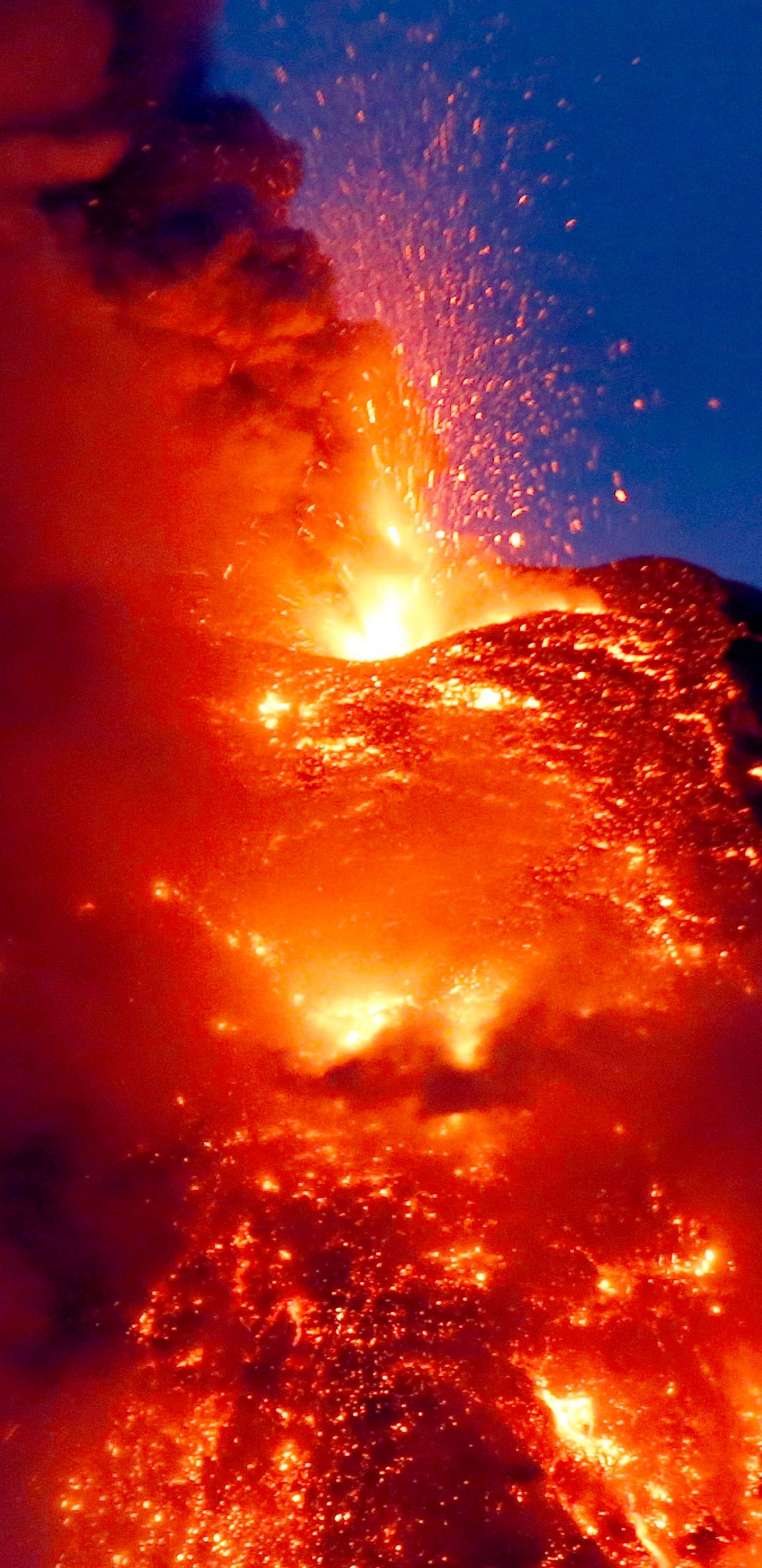 Обои вулкан, Легаспи, вулканического рельефа, типы вулканических извержений, лава в разрешении 1440x2960