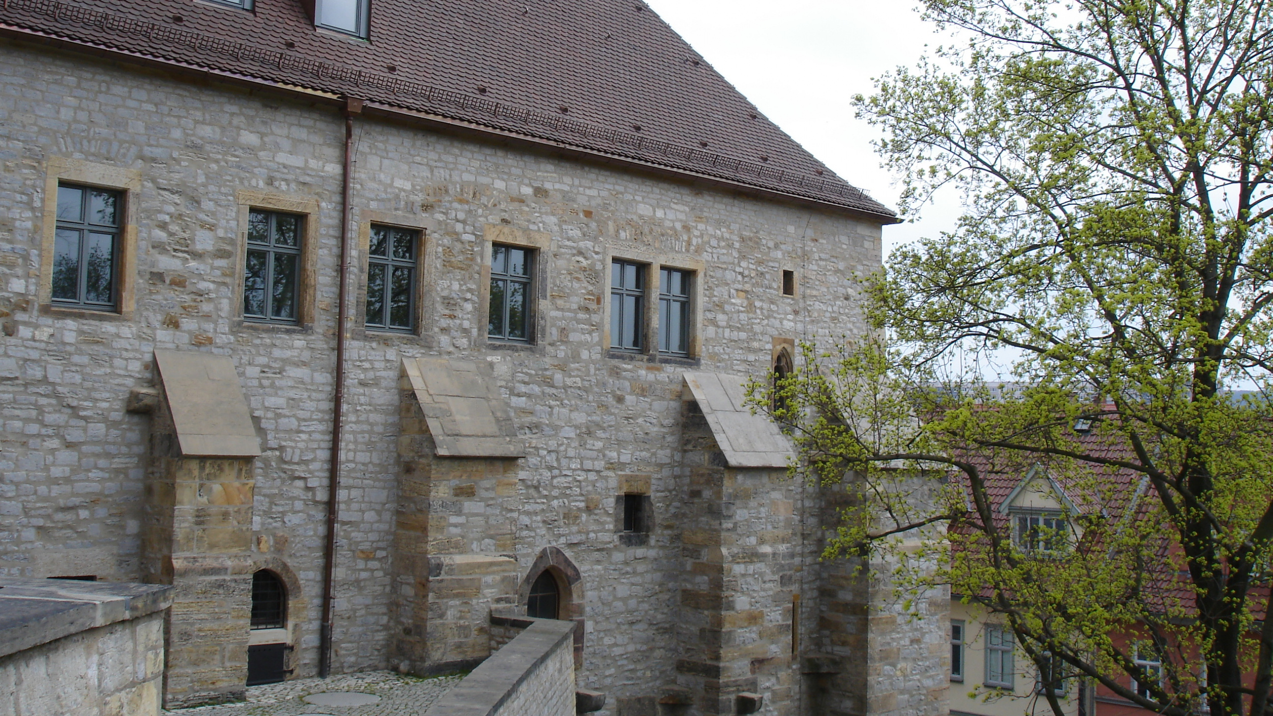 Обои средневековая архитектура, здание, фасад, свойство, Хаус в разрешении 2560x1440