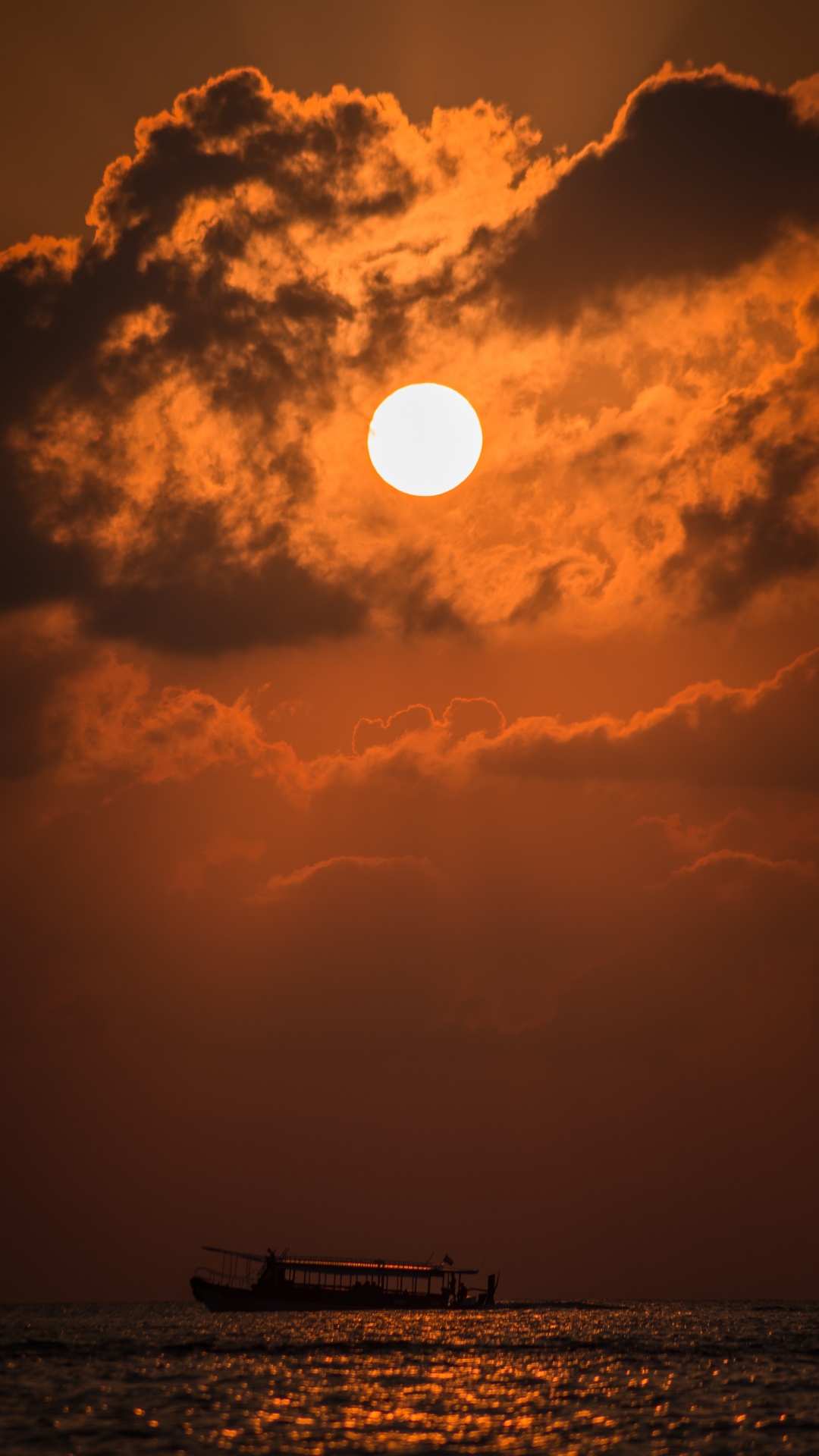 Обои закат, послесвечение, солнце, облако, сумрак в разрешении 1080x1920