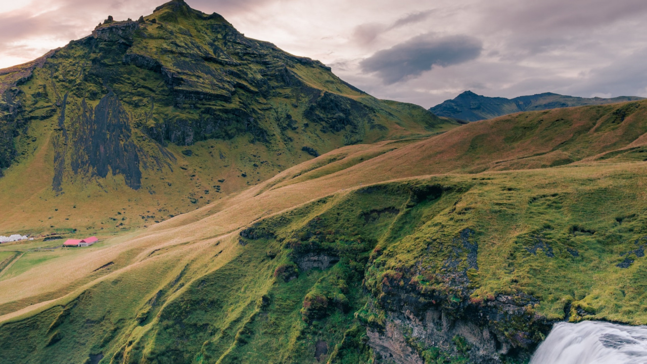 Обои Skgafoss, wobi - Портал ярмарки кемперов, облако, вода, гора в разрешении 1280x720