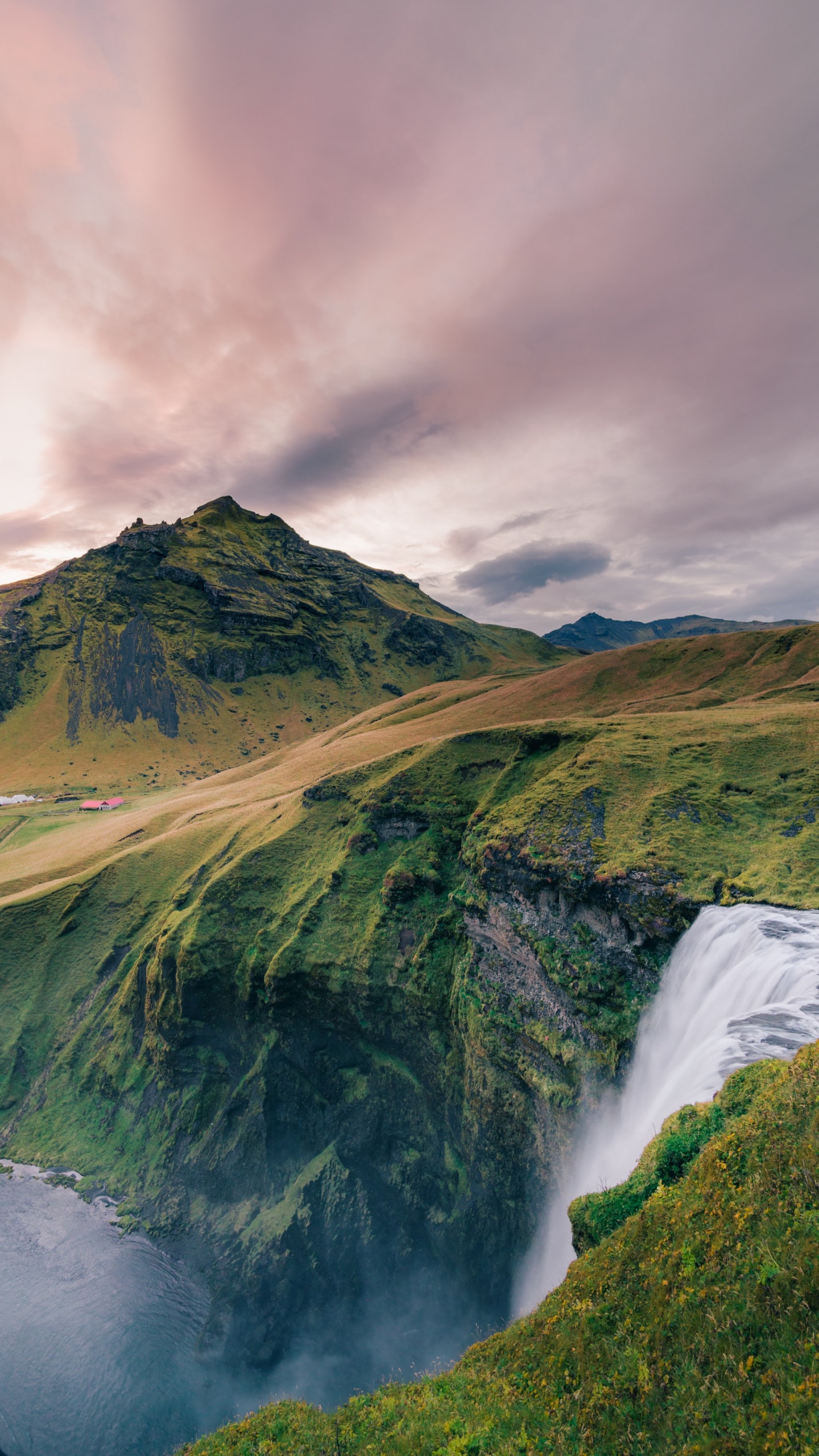 Обои Skgafoss, wobi - Портал ярмарки кемперов, облако, вода, гора в разрешении 1440x2560