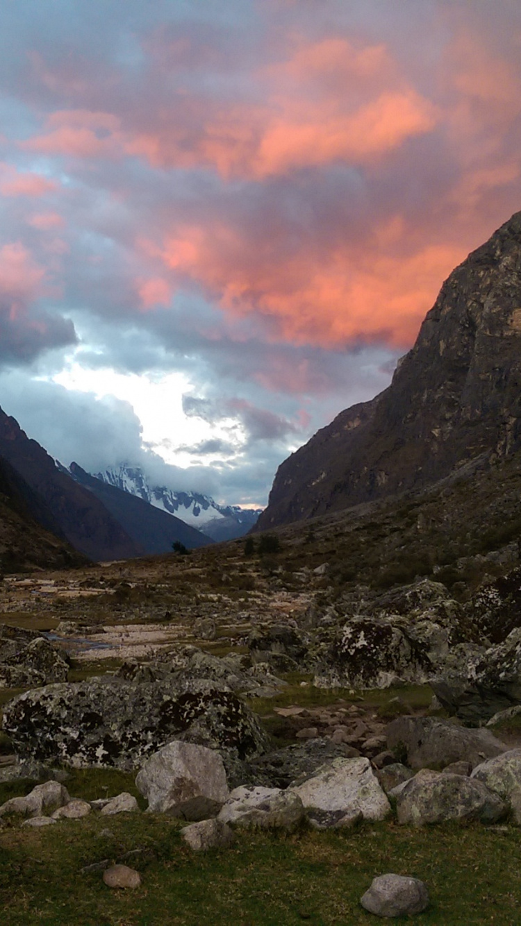 Обои нагорье, Долина, горный рельеф, гора, дикая местность в разрешении 750x1334