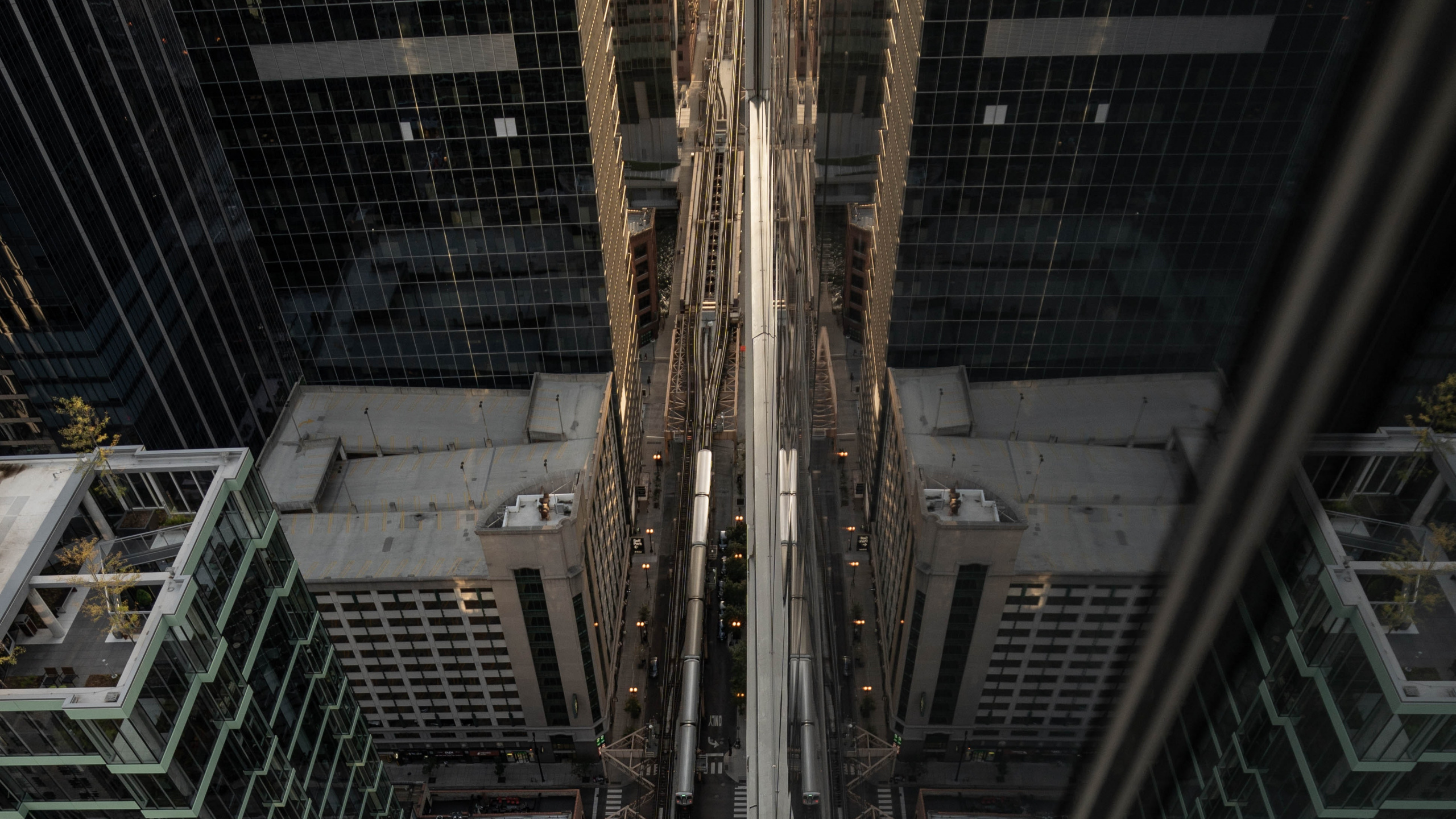 Обои архитектура, здание, городской район, город, метрополия в разрешении 2560x1440