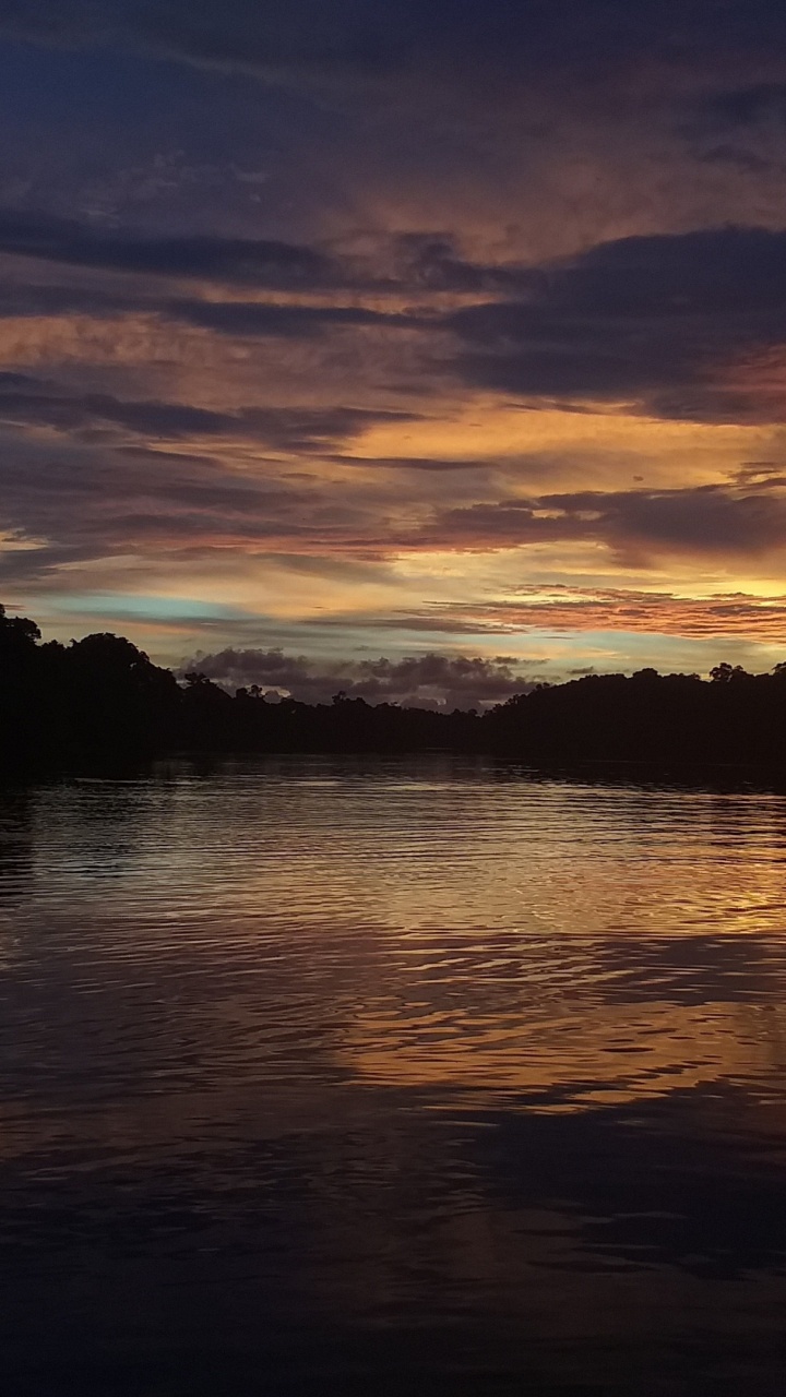 Обои отражение, облако, вода, атмосфера, послесвечение в разрешении 720x1280