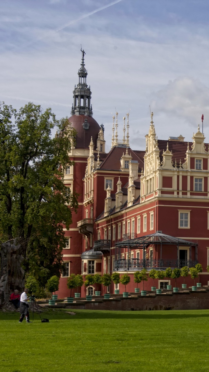 Обои замок Мускау, средневековая архитектура, дворец, город, здание в разрешении 720x1280