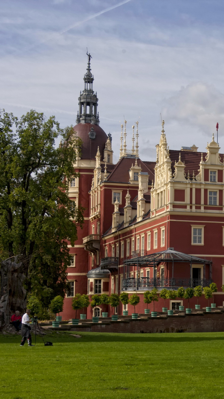 Обои замок Мускау, средневековая архитектура, дворец, город, здание в разрешении 750x1334