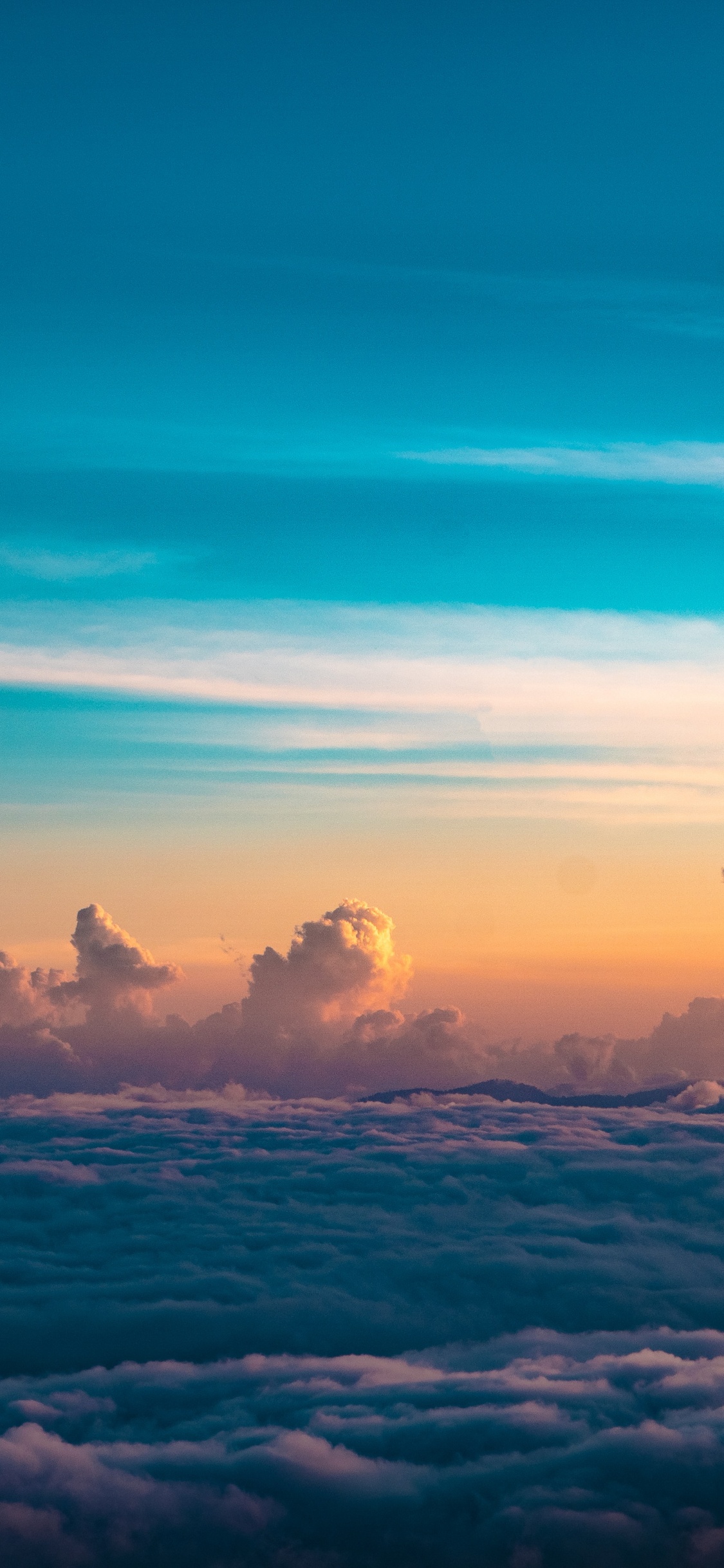 Обои облако, атмосфера, послесвечение, природный ландшафт, солнечный свет в разрешении 1125x2436