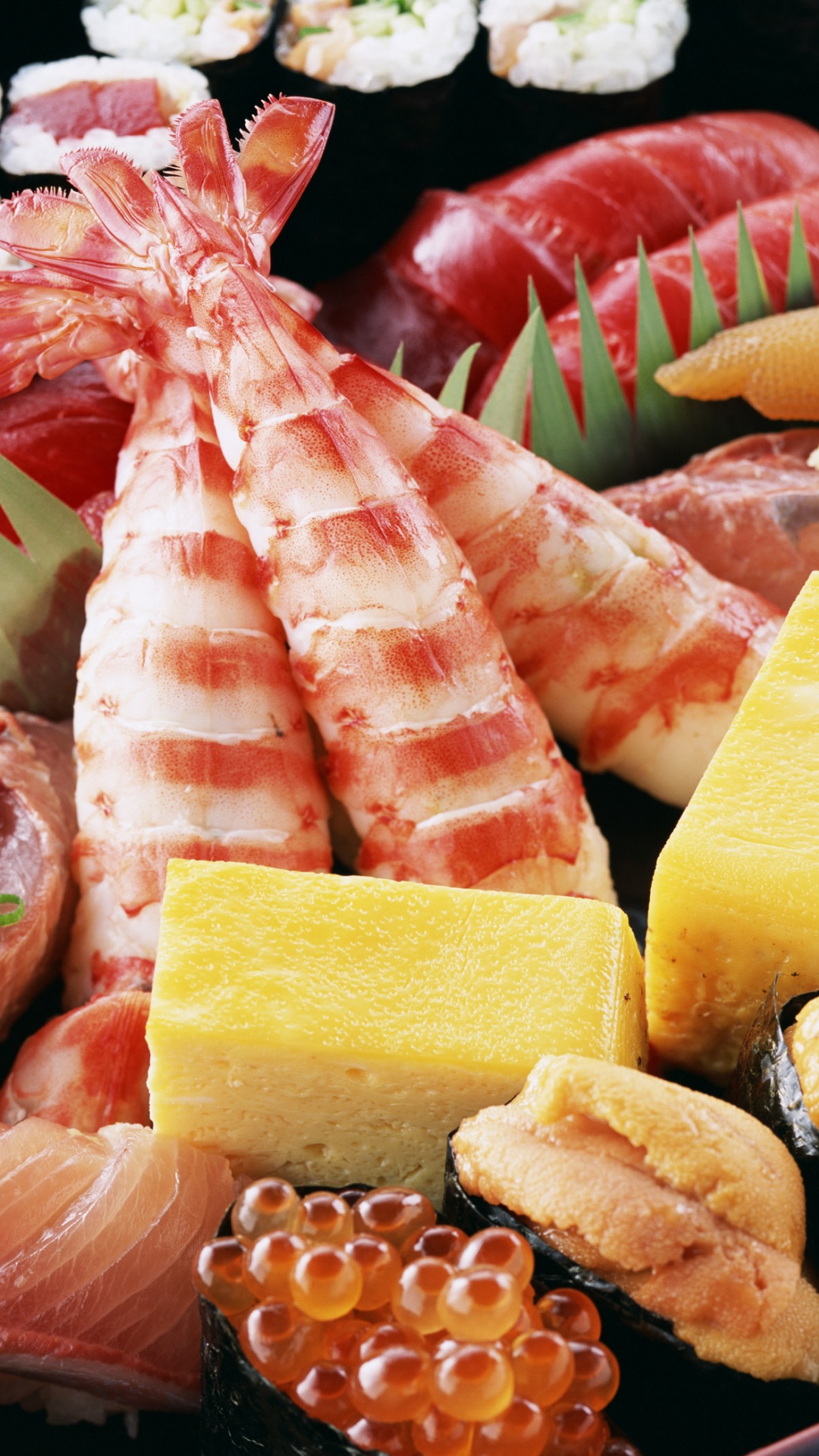 Обои суши, Японская кухня, сашими, морепродукты, пища в разрешении 1080x1920