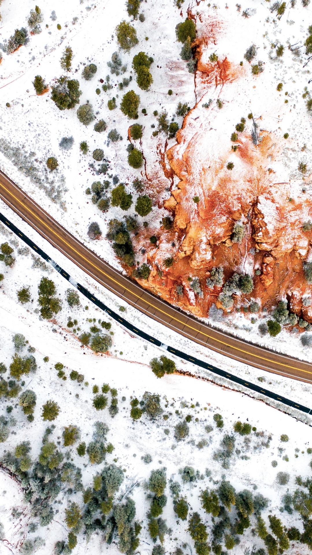 Обои снег, природа, склон, замораживание, проезд в разрешении 1080x1920