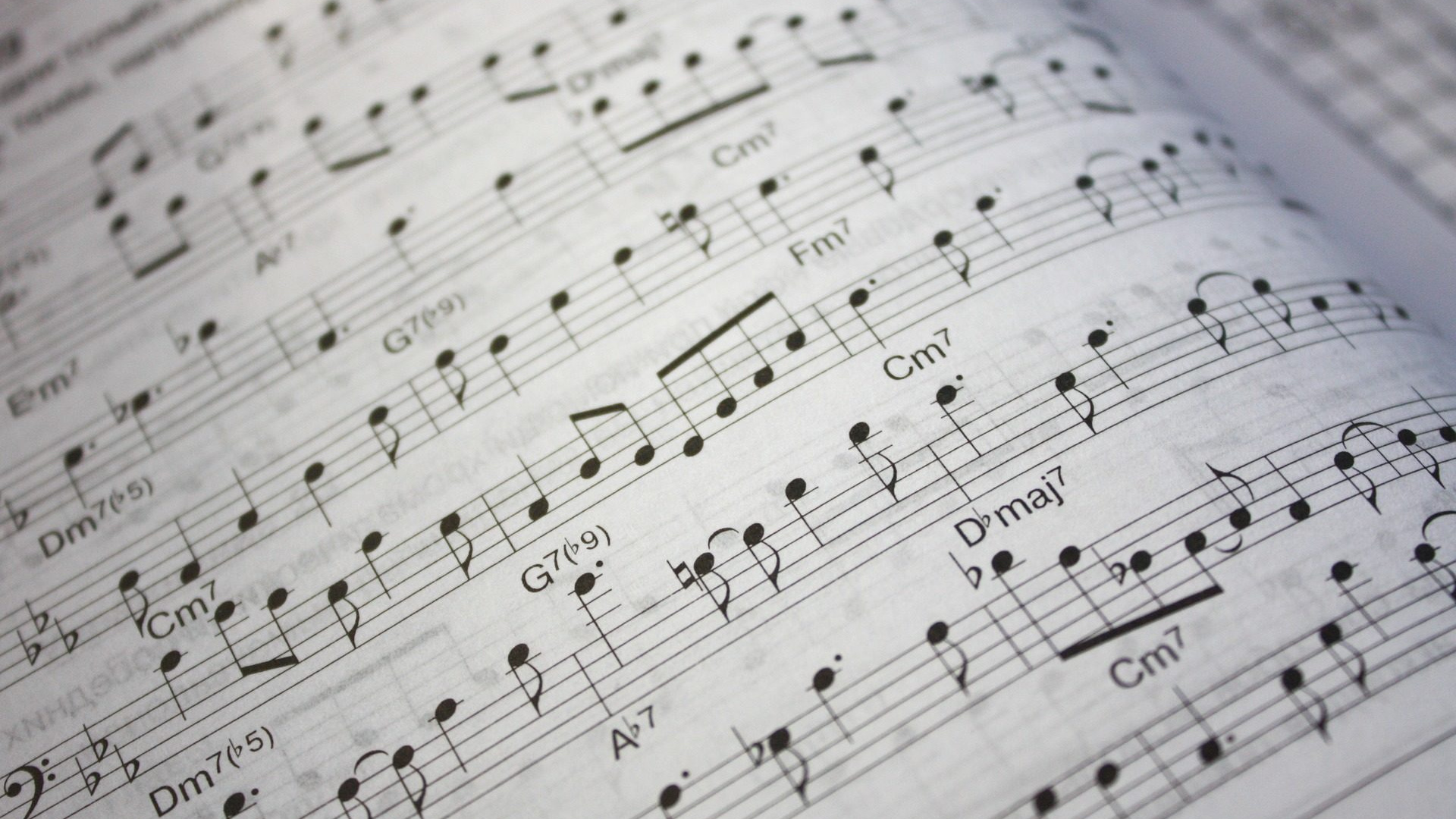 Обои ноты, гитара, музыка, текст, монохромный в разрешении 1920x1080