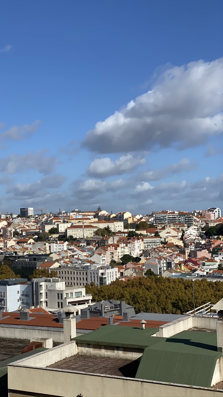 Обои дневное время, жилой район, соседство, облако, городской район в разрешении 720x1280
