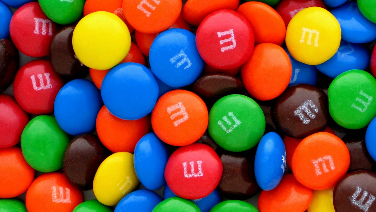 Обои конфета, мяч, красочность, пластик, шоколад в разрешении 1280x720