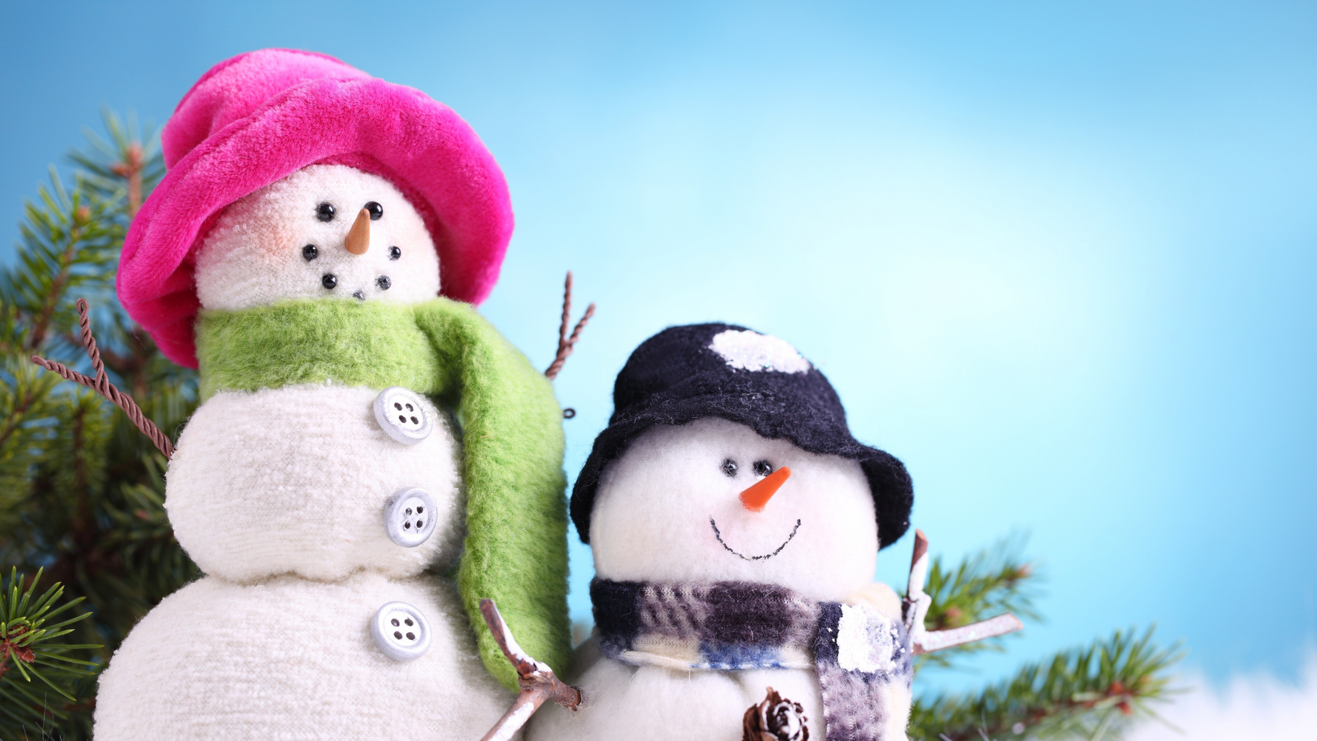 Обои Снеговик, Рождественский день, зима, Рождество, рождественский орнамент в разрешении 2560x1440