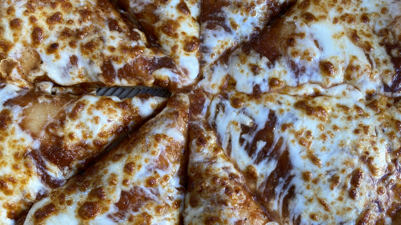 Обои пицца, Flammekueche, манакитский, лепешки, блин в разрешении 1366x768