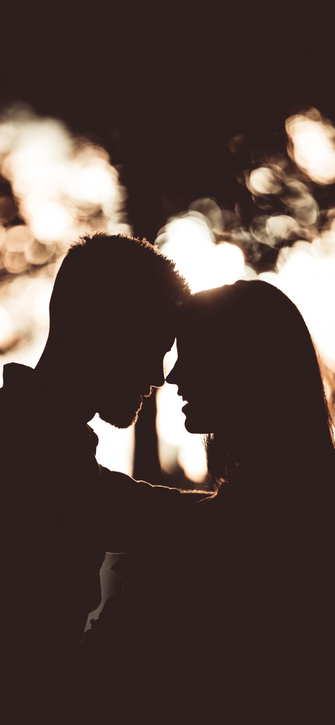 Обои роман, пара, поцелуй, силуэт, любовь в разрешении 1125x2436