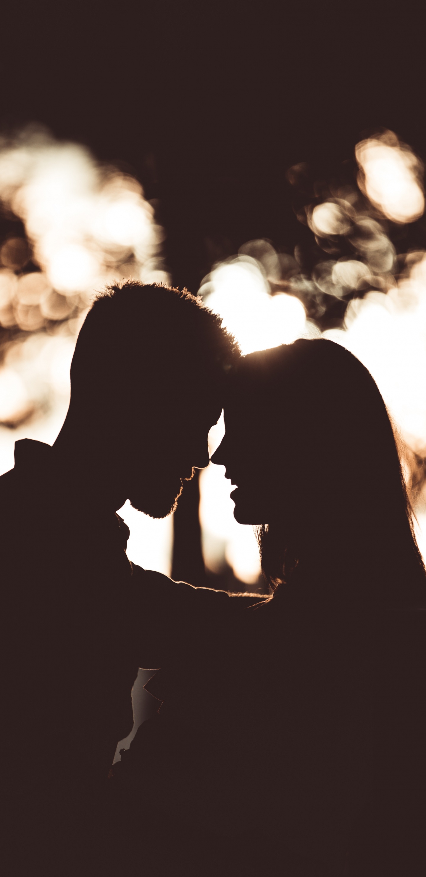 Обои роман, пара, поцелуй, силуэт, любовь в разрешении 1440x2960