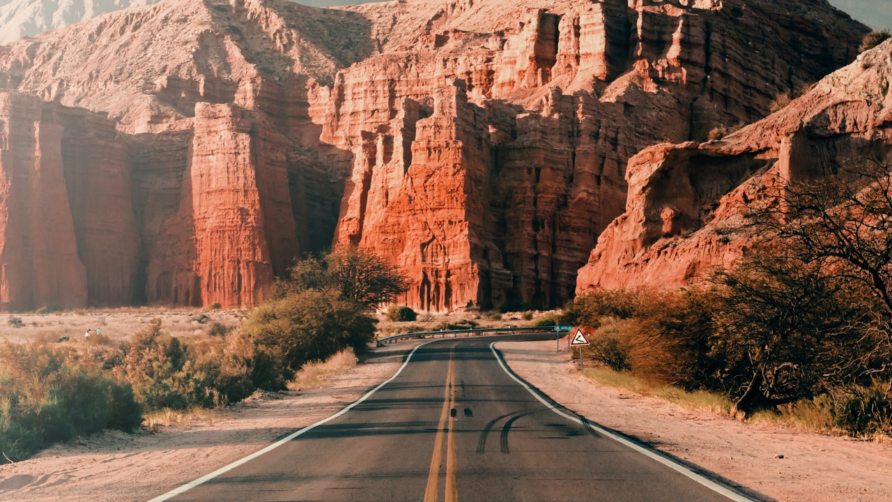 Обои замки, растение, гора, экорегион, природный ландшафт в разрешении 1280x720