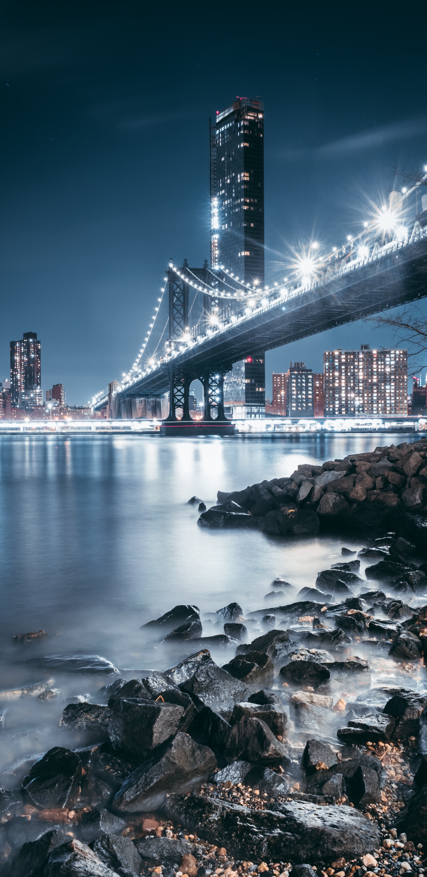 Обои город, городской пейзаж, ориентир, вода, мост в разрешении 1440x2960