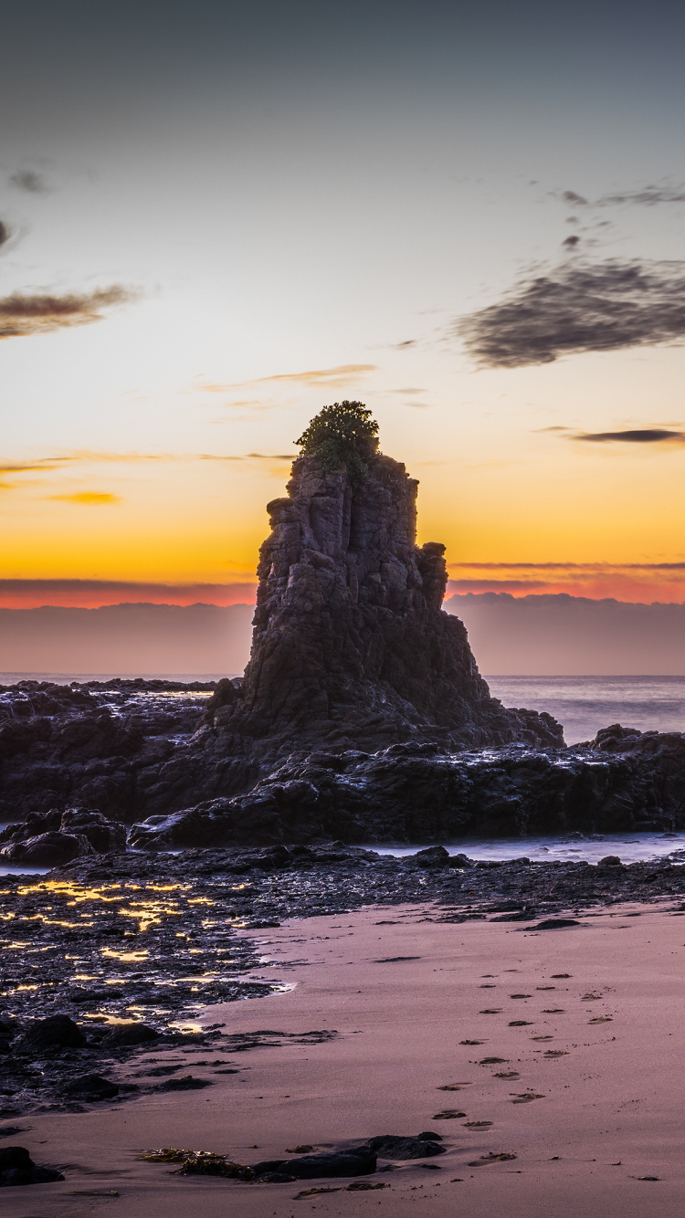 Обои рок, берег, закат, море, пляж в разрешении 750x1334