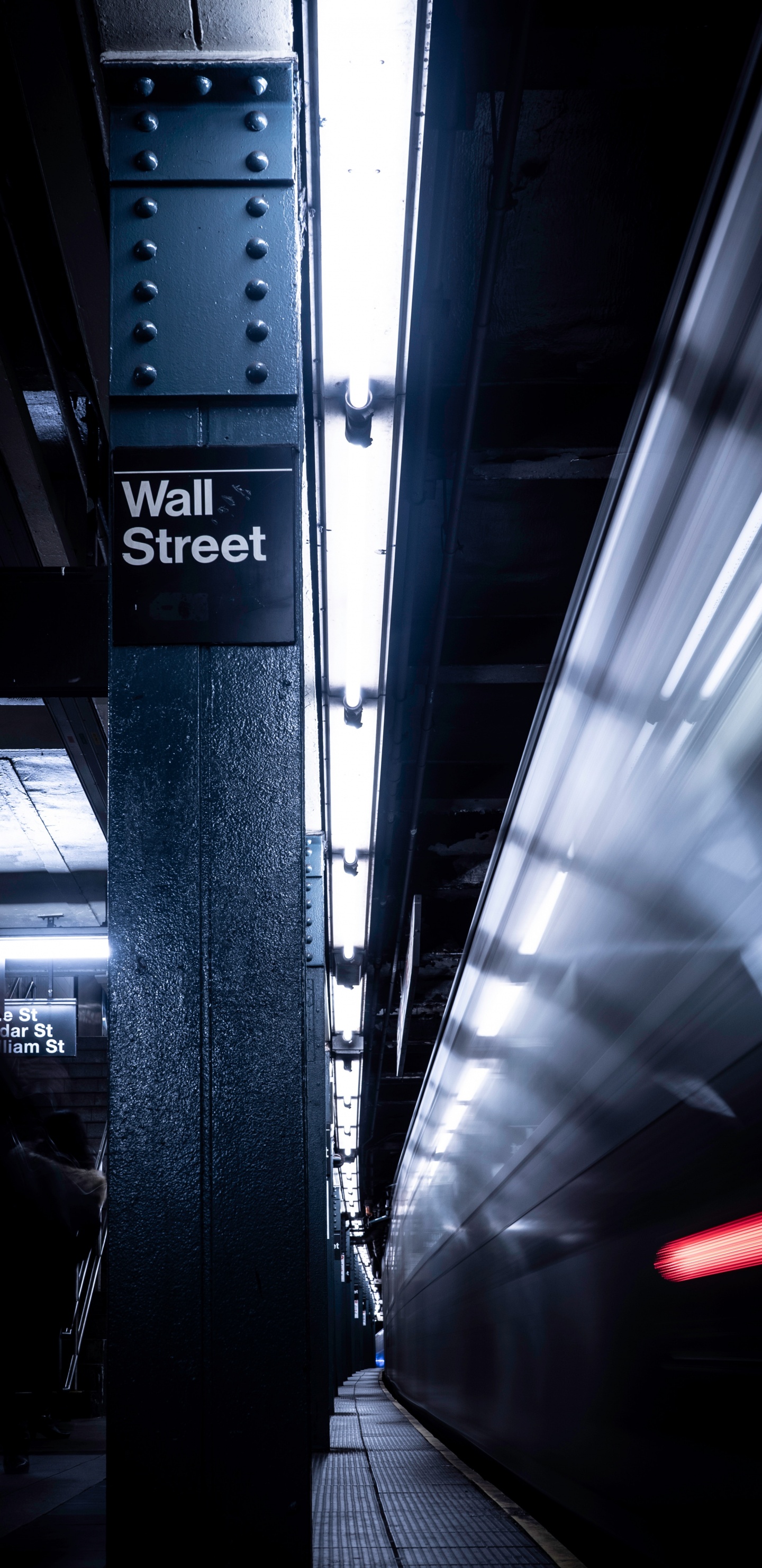 Обои Уолл стрит, свет, транспорт, снимок, ночь в разрешении 1440x2960