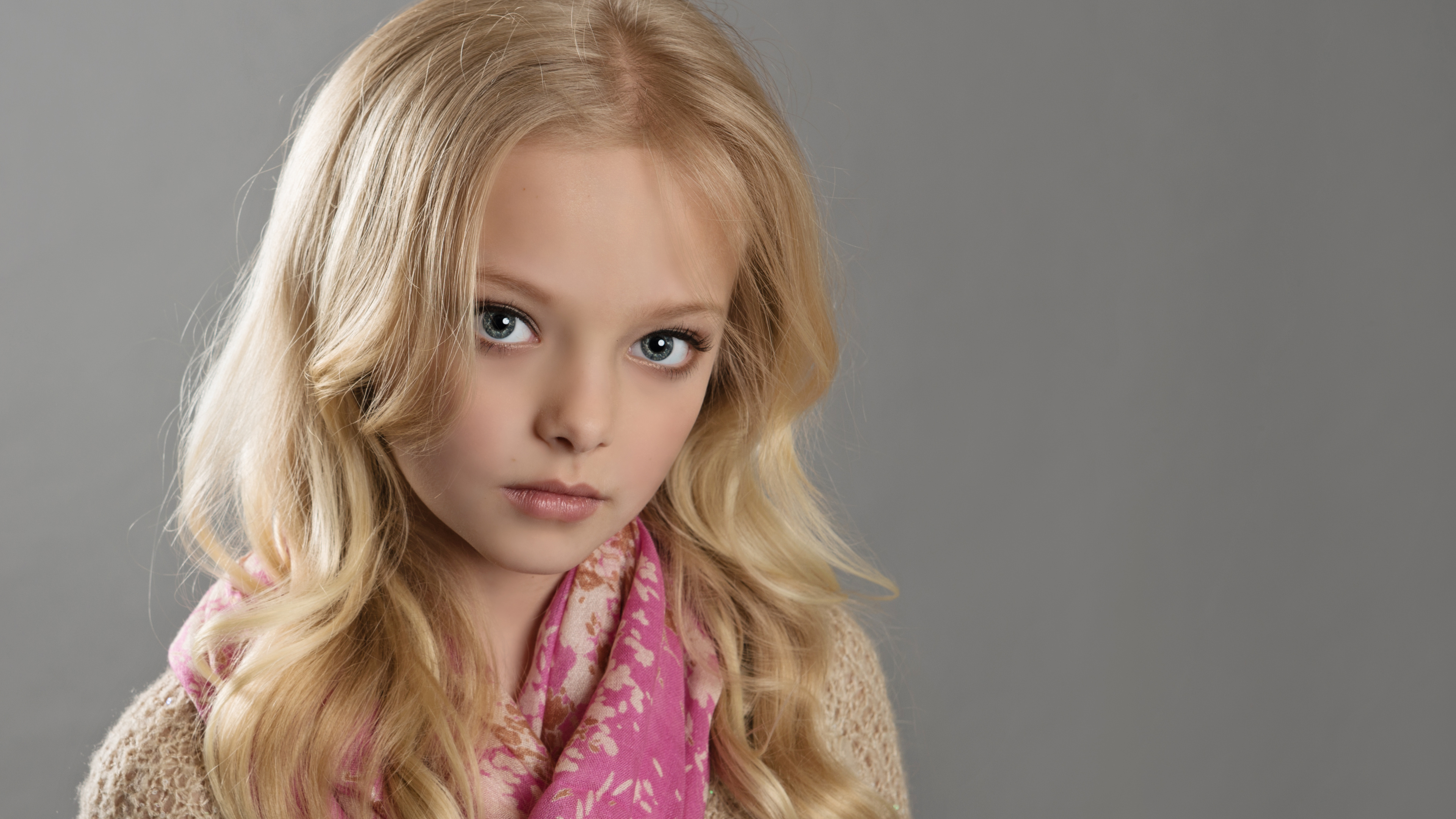 Обои красота, модель, прическа, волосы, лицо в разрешении 3840x2160