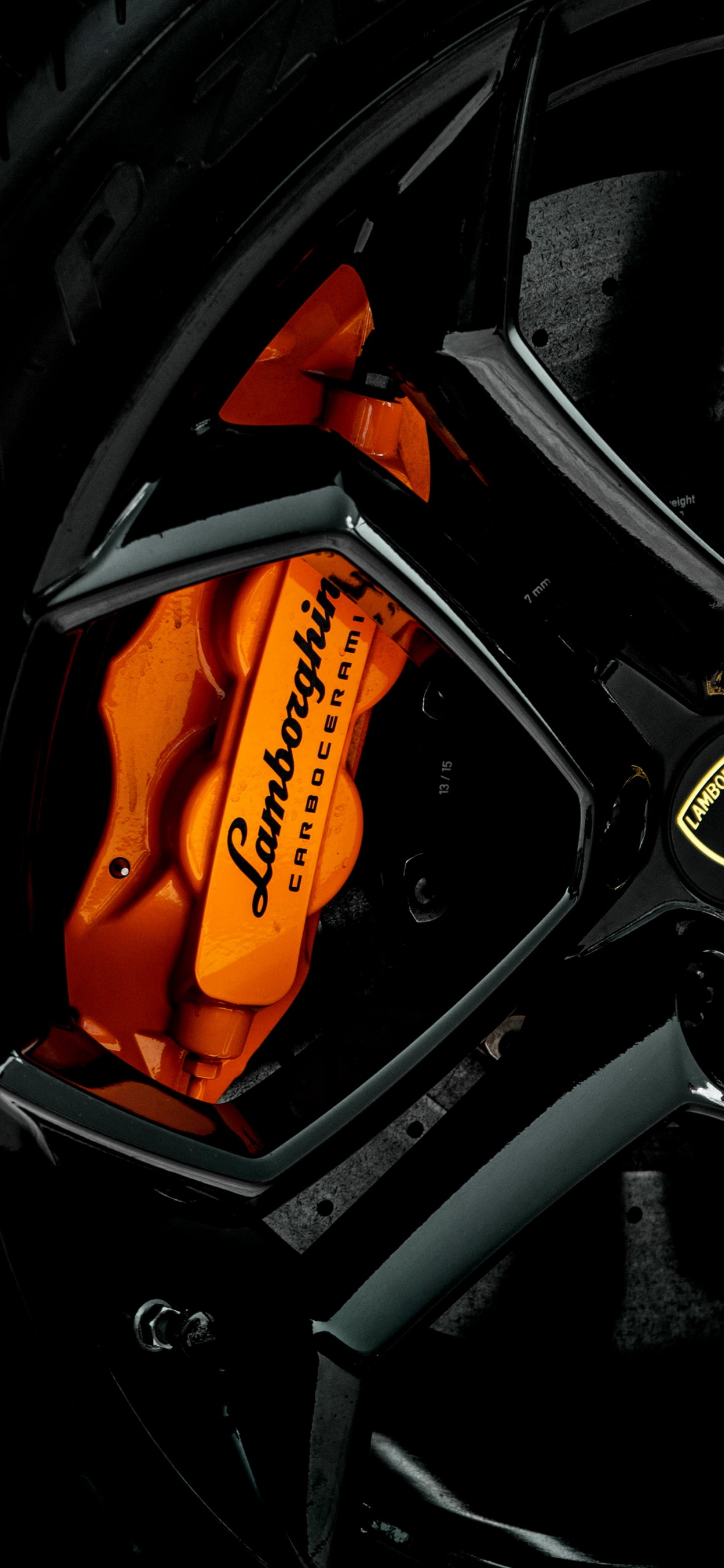 Обои тормоз, легковые автомобили, Ламборджини, спорткар, lamborghini уракан в разрешении 1242x2688