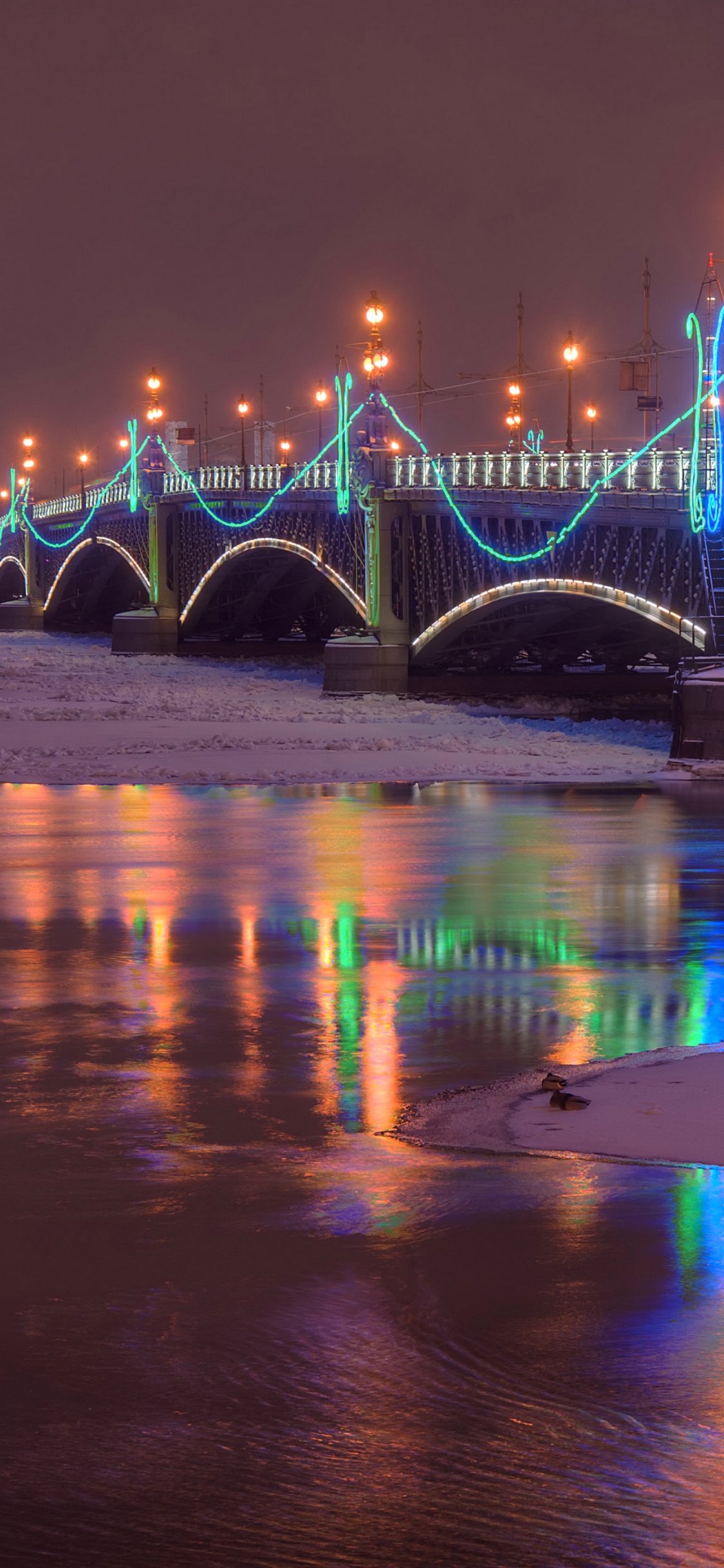 Обои мост, ночь, вода, ориентир, свет в разрешении 1125x2436